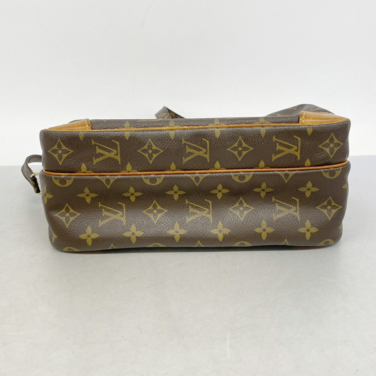 Louis Vuitton Brown Shoulder Bag (Pre-Owned)