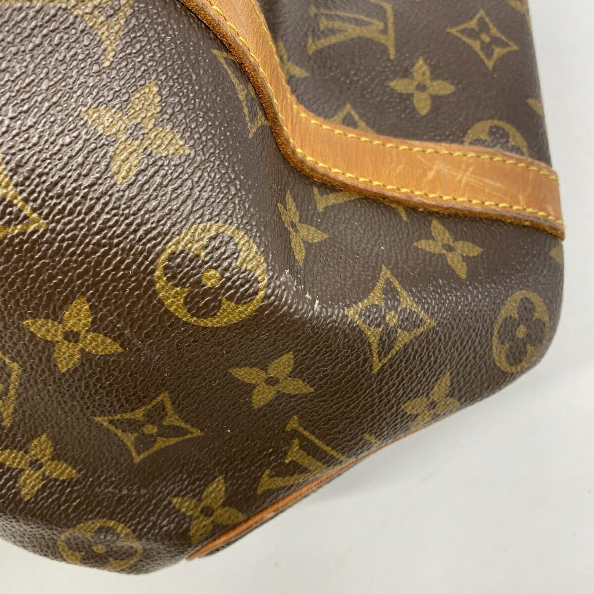 Louis Vuitton Brown Tote Bag (Pre-Owned)