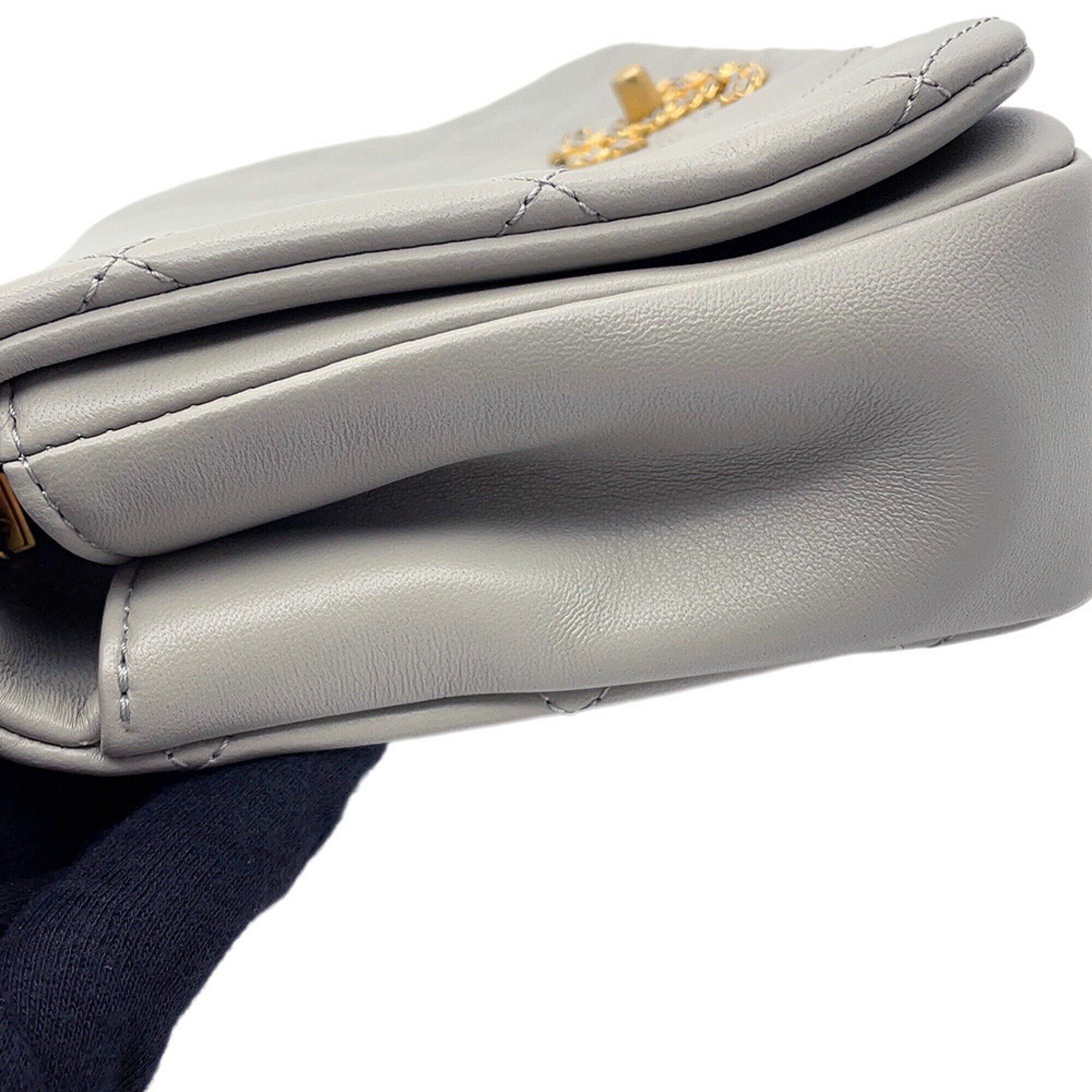 Chanel Matelasse Gray Leather Handbag Shoulder Bag (Pre-Owned)