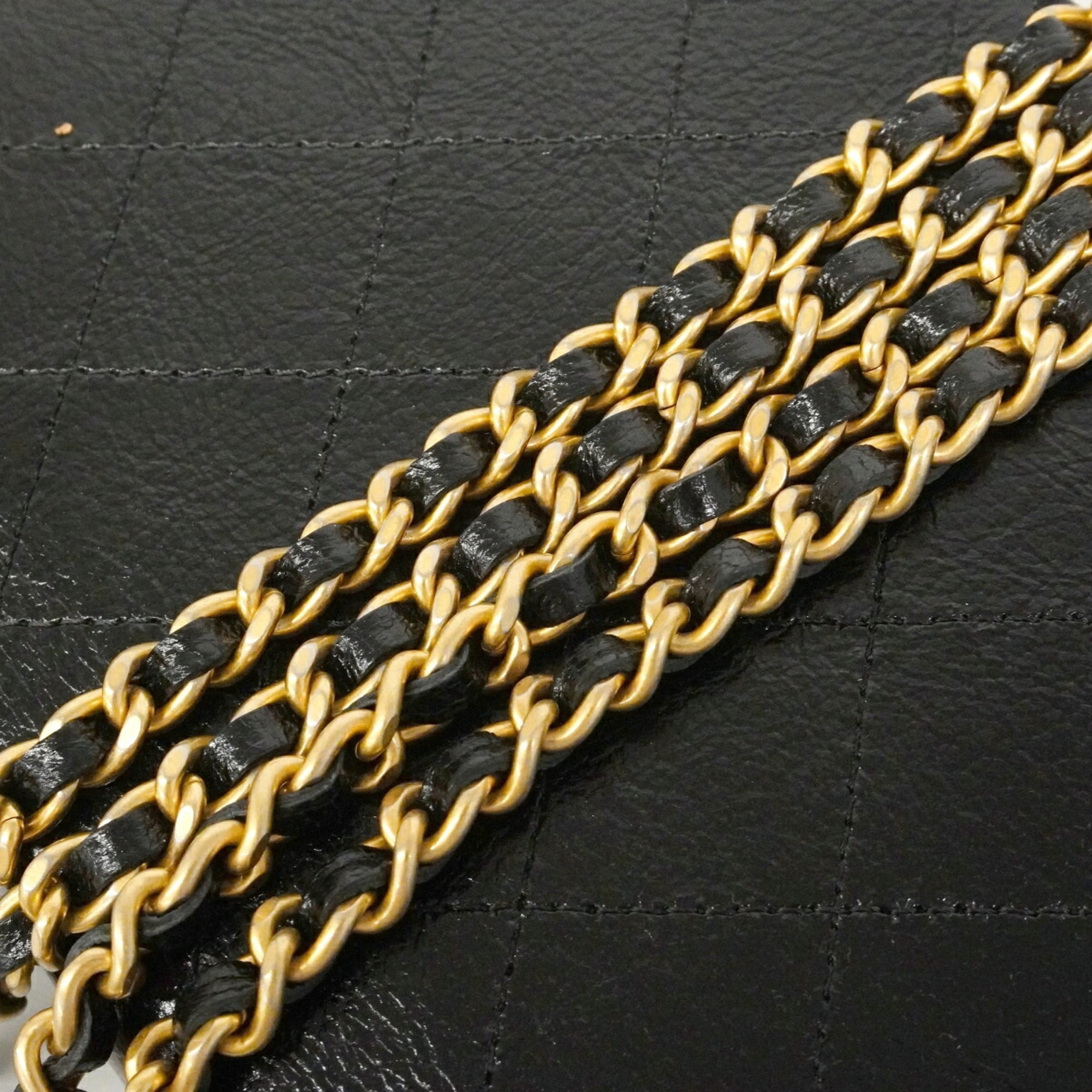 Chanel Black Leather Chain/Shoulder Wallet (Pre-Owned)