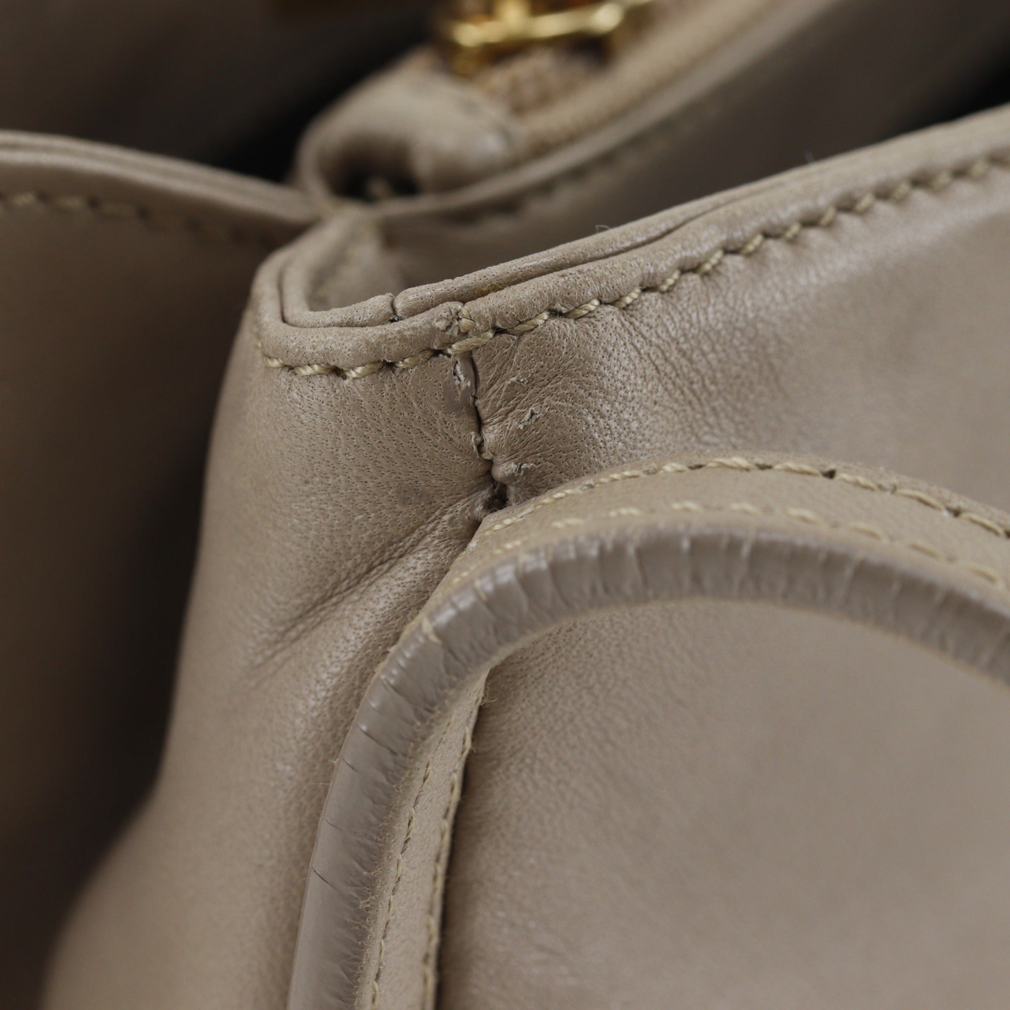 Loewe Beige Leather Shoulder Bag (Pre-Owned)