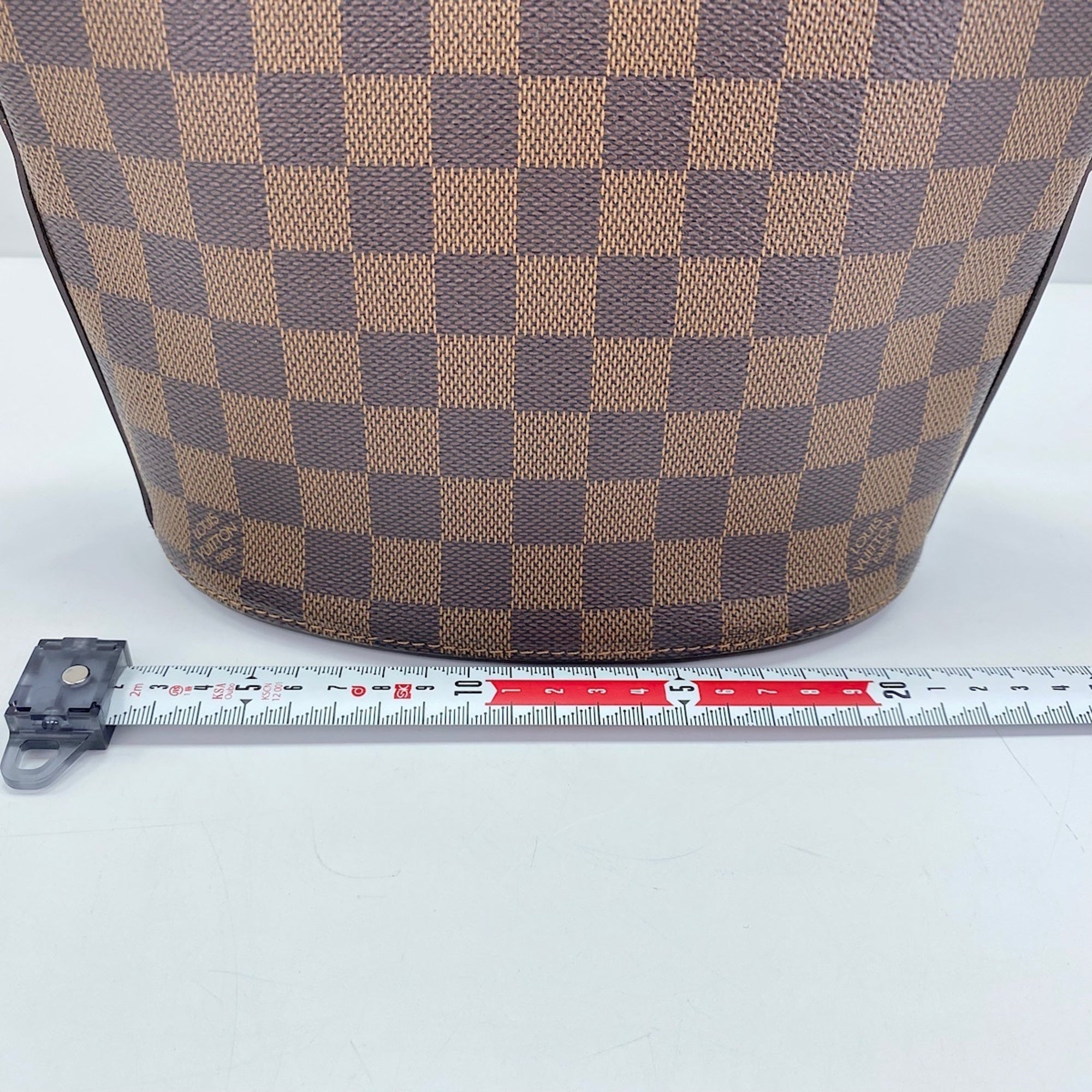 Louis Vuitton Brown Shoulder Bag (Pre-Owned)