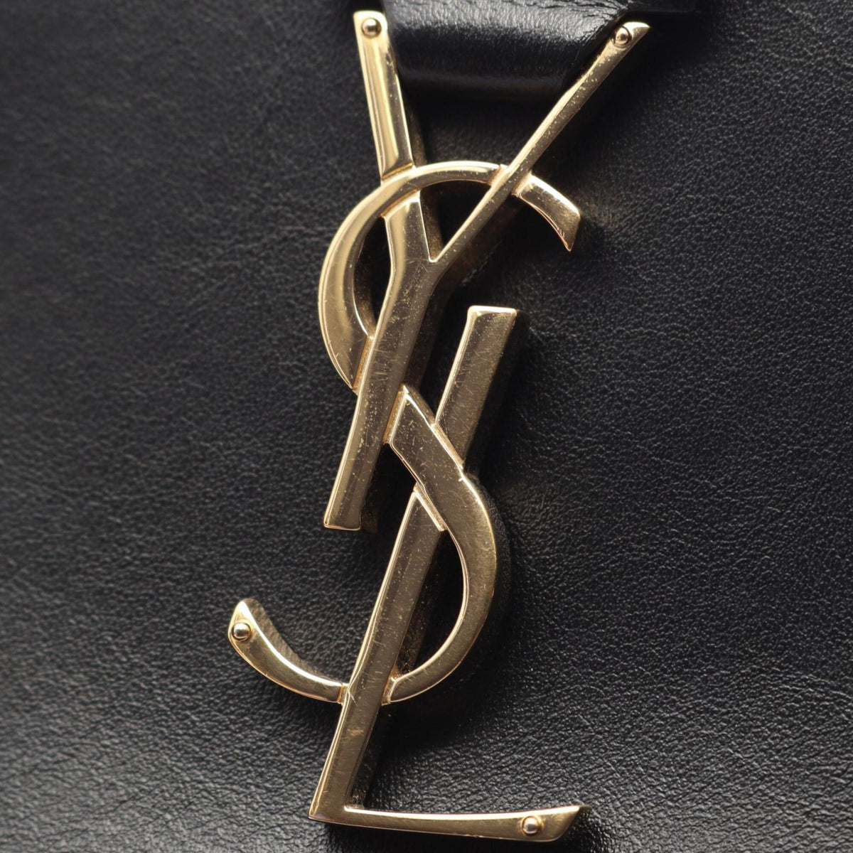 Yves Saint Laurent Black Leather Handbag (Pre-Owned)