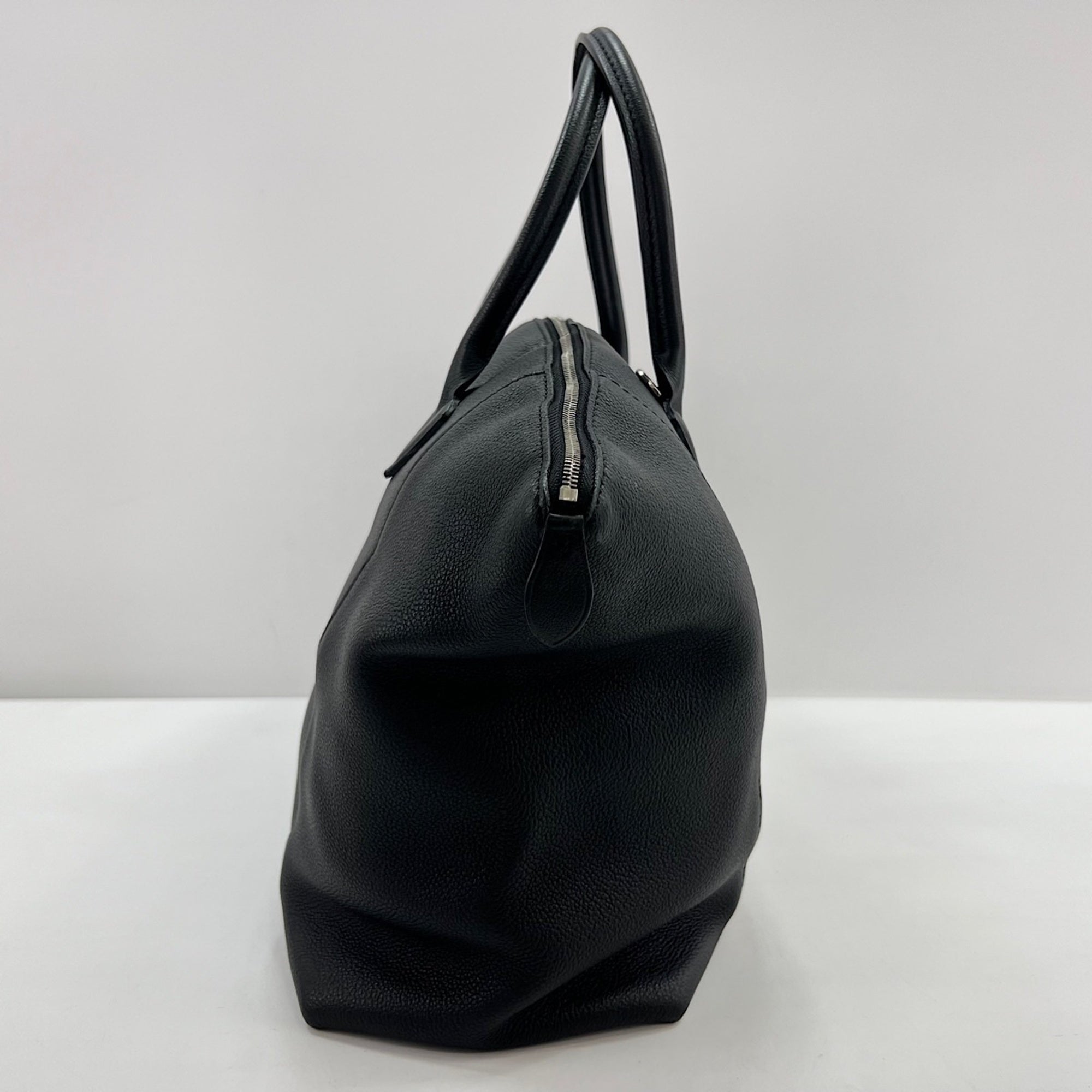 Louis Vuitton Black Handbag (Pre-Owned)