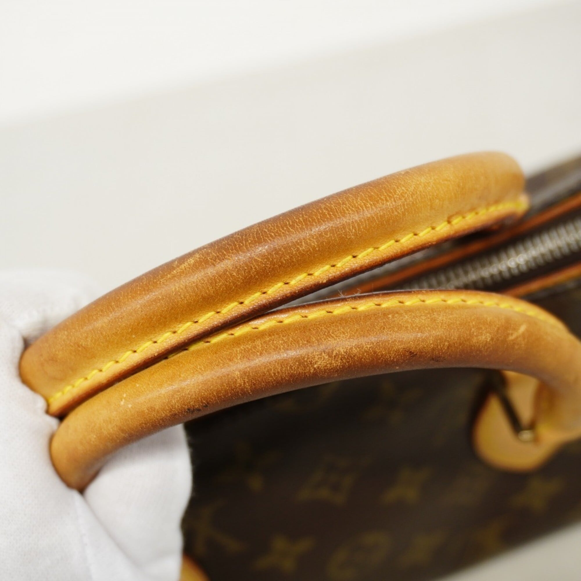 Louis Vuitton Brown Handbag (Pre-Owned)