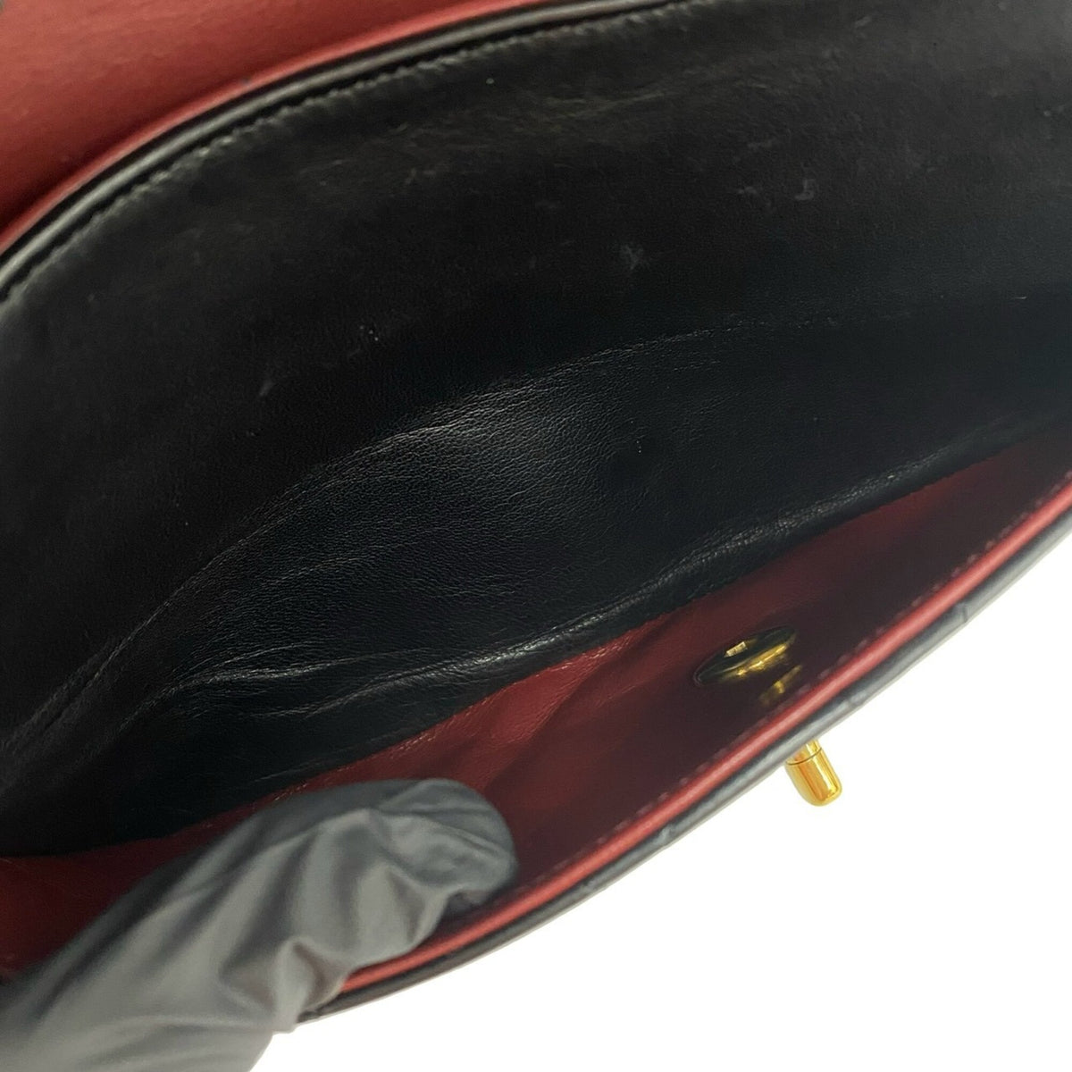 Chanel Black Leather Shoulder Bag (Pre-Owned)