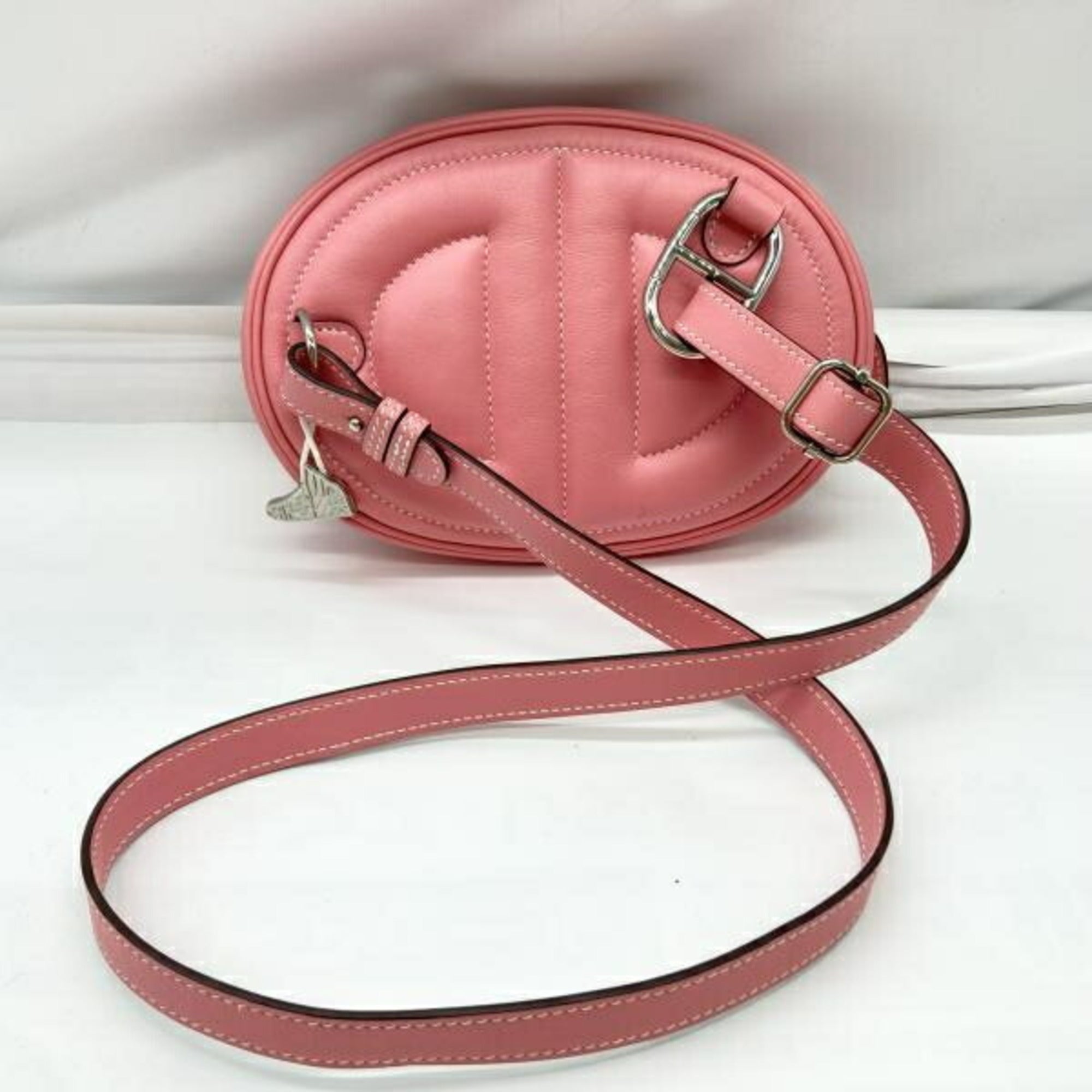 Hermes Pink Shoulder Bag (Pre-Owned)