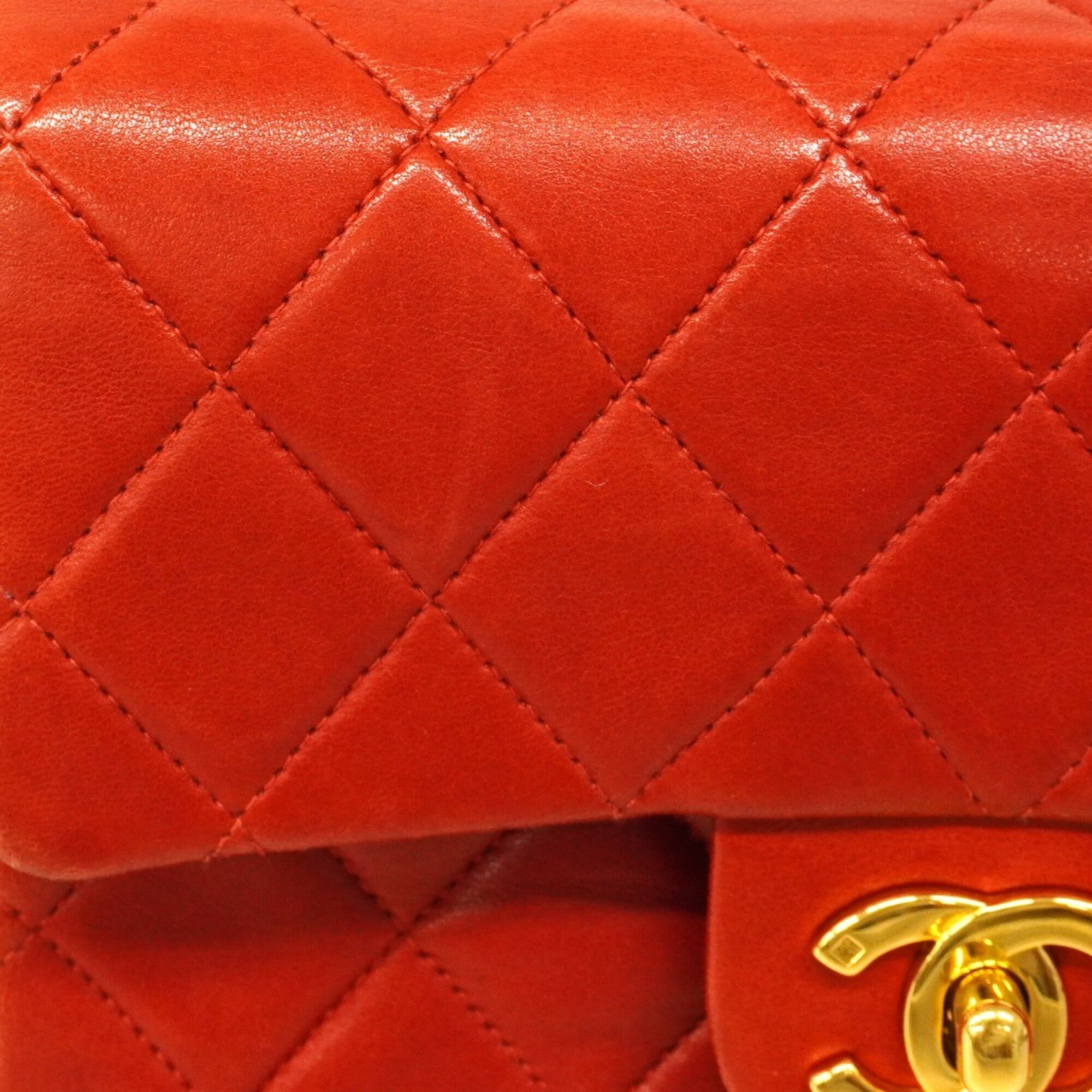 Chanel Red Color Leather Shoulder Bag (Pre-Owned)
