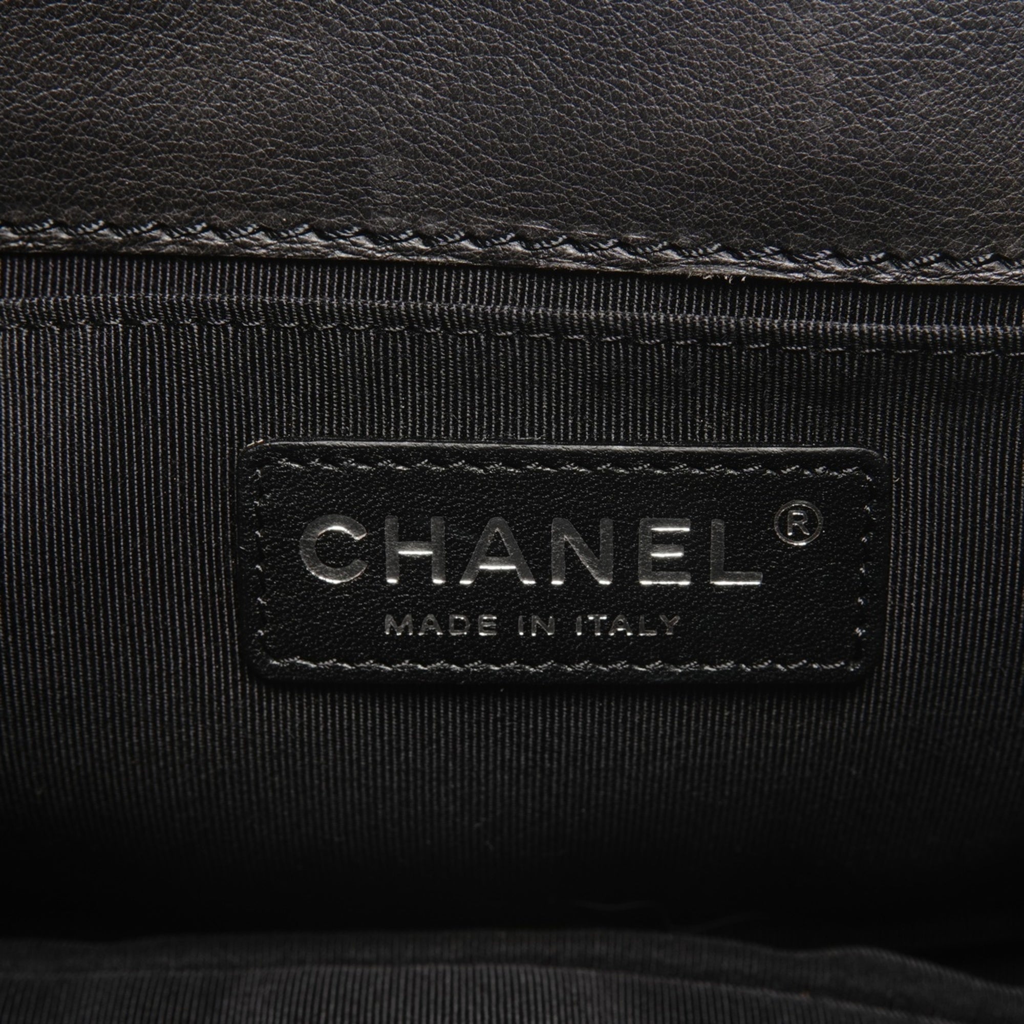 Chanel Black Shoulder Bag (Pre-Owned)