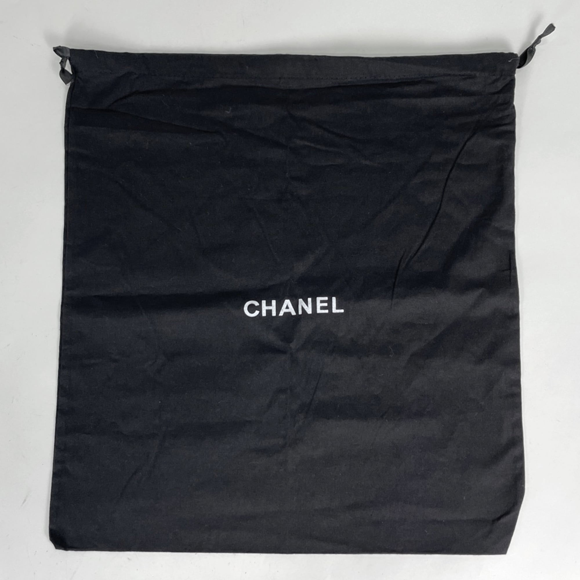 Chanel Black Leather Handbag (Pre-Owned)