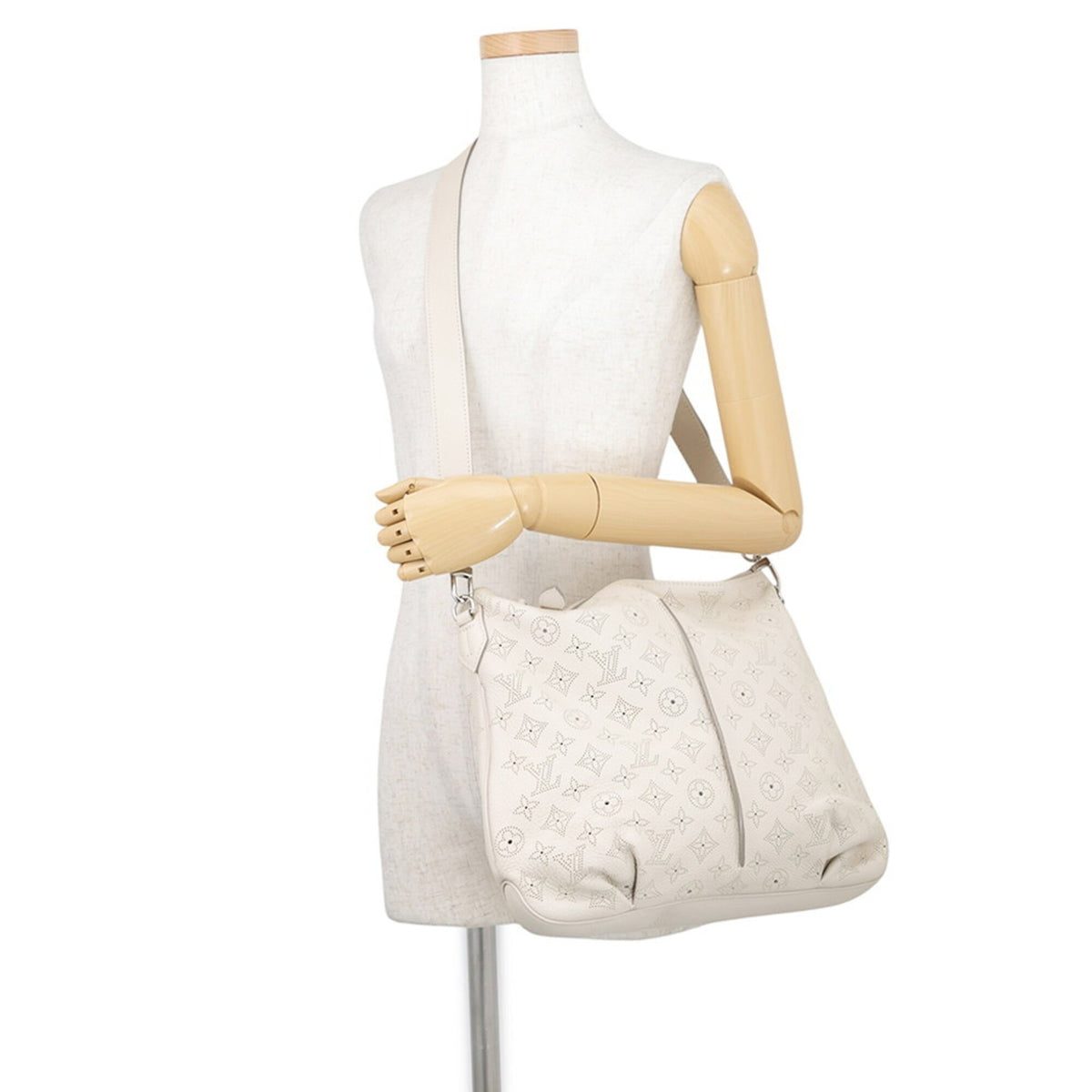 Louis Vuitton Cream Monogram Mahina Leather Handbag Shoulder Bag (Pre-Owned)