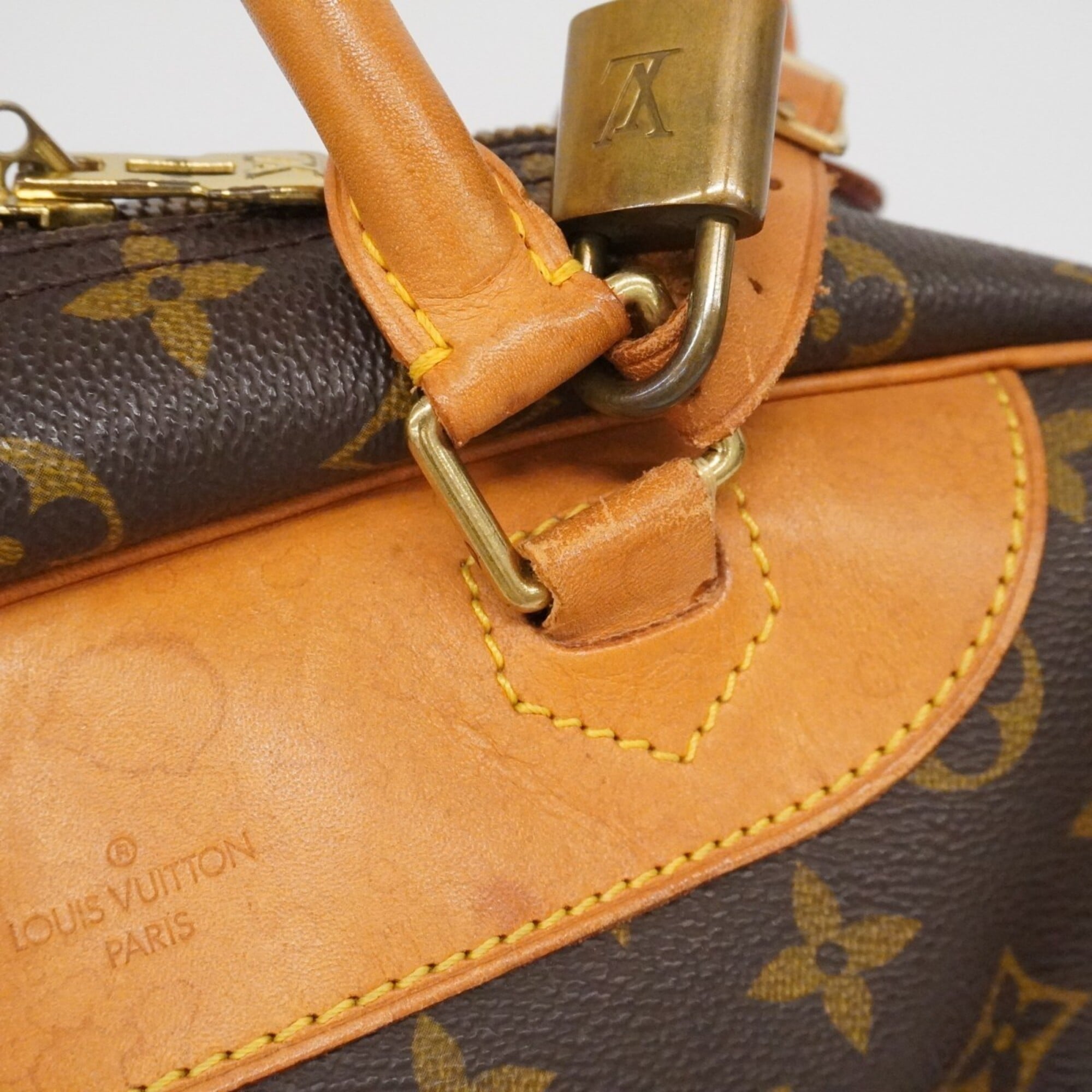Louis Vuitton Brown Handbag (Pre-Owned)