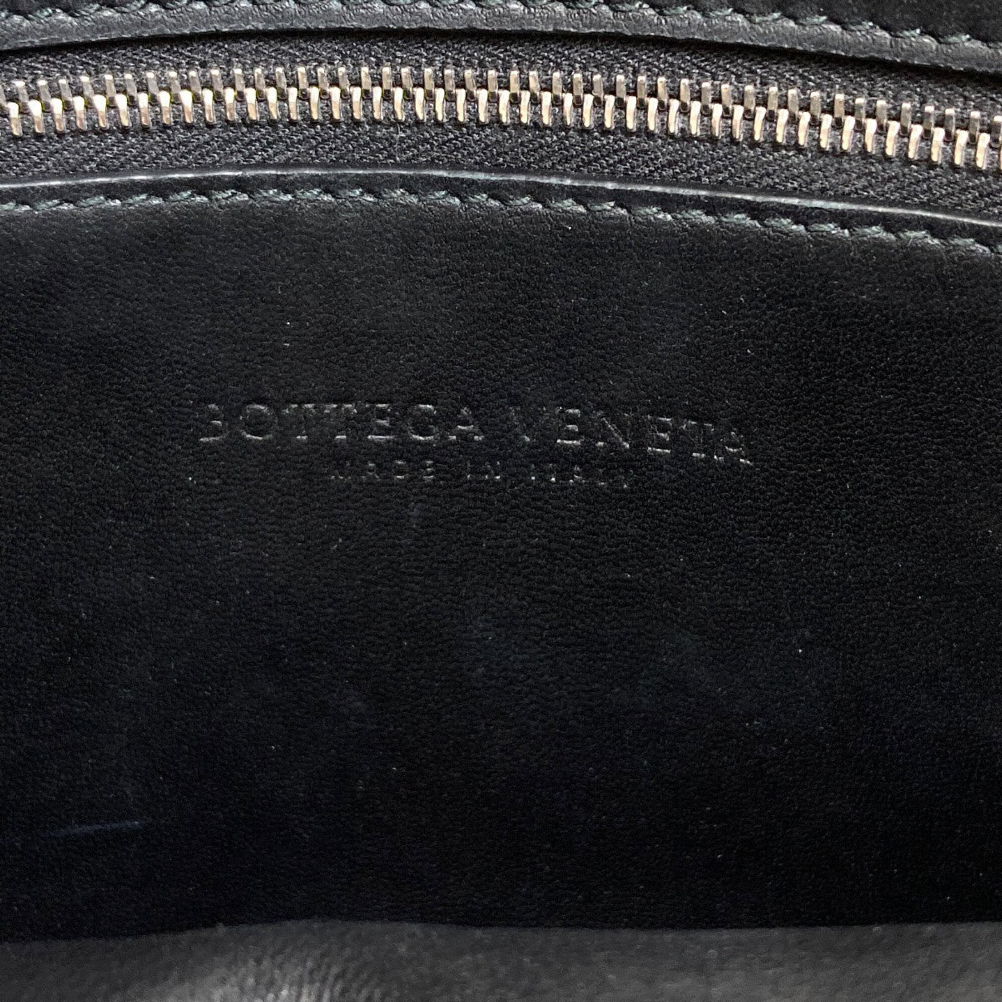 Bottega Veneta Black Leather Shoulder Bag (Pre-Owned)