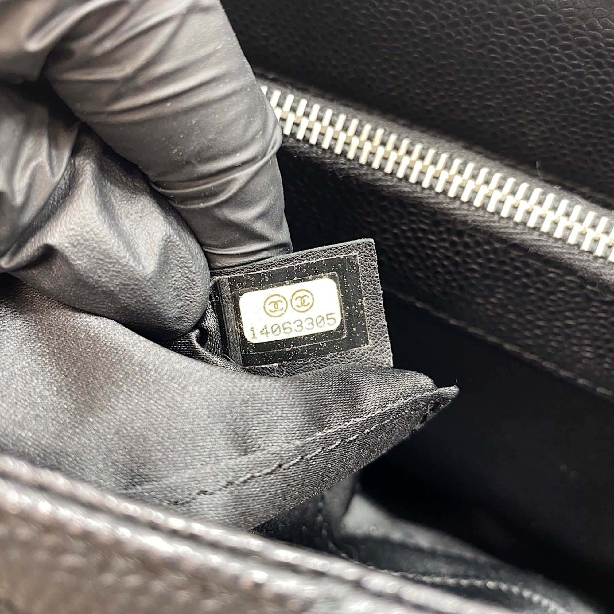 Chanel Black Tote Bag (Pre-Owned)