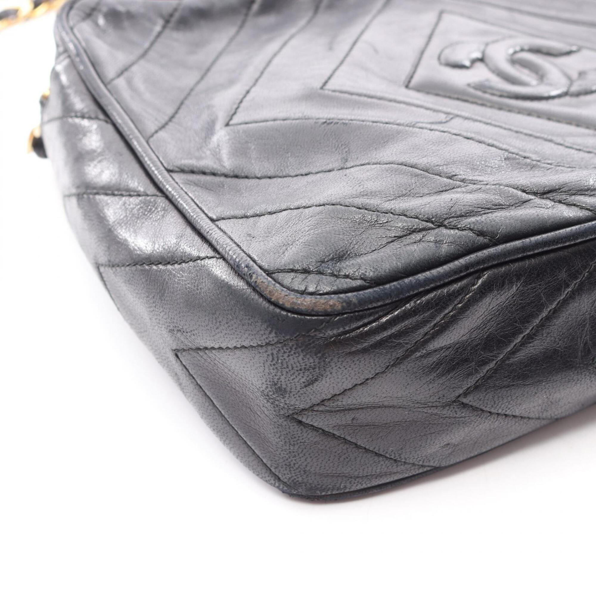 Chanel Black Leather Handbag Shoulder Bag (Pre-Owned)