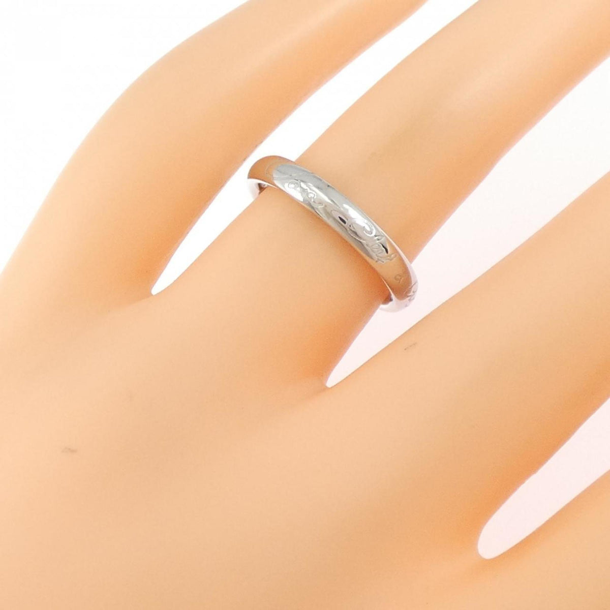 Van Cleef & Arpels Platinum 950 Band Ring (Pre-Owned)