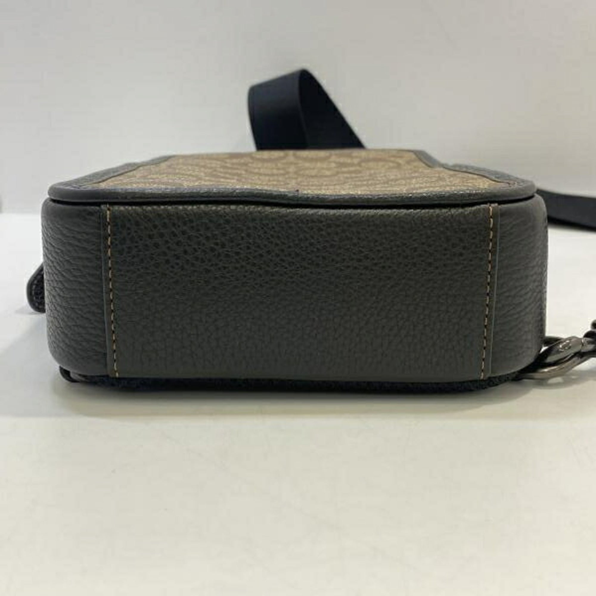 Coach Brown Shoulder Bag (Pre-Owned)