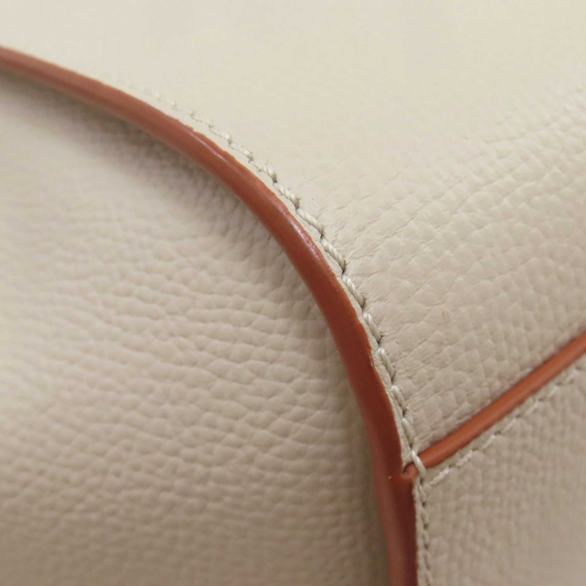 Loewe Beige Leather Handbag (Pre-Owned)