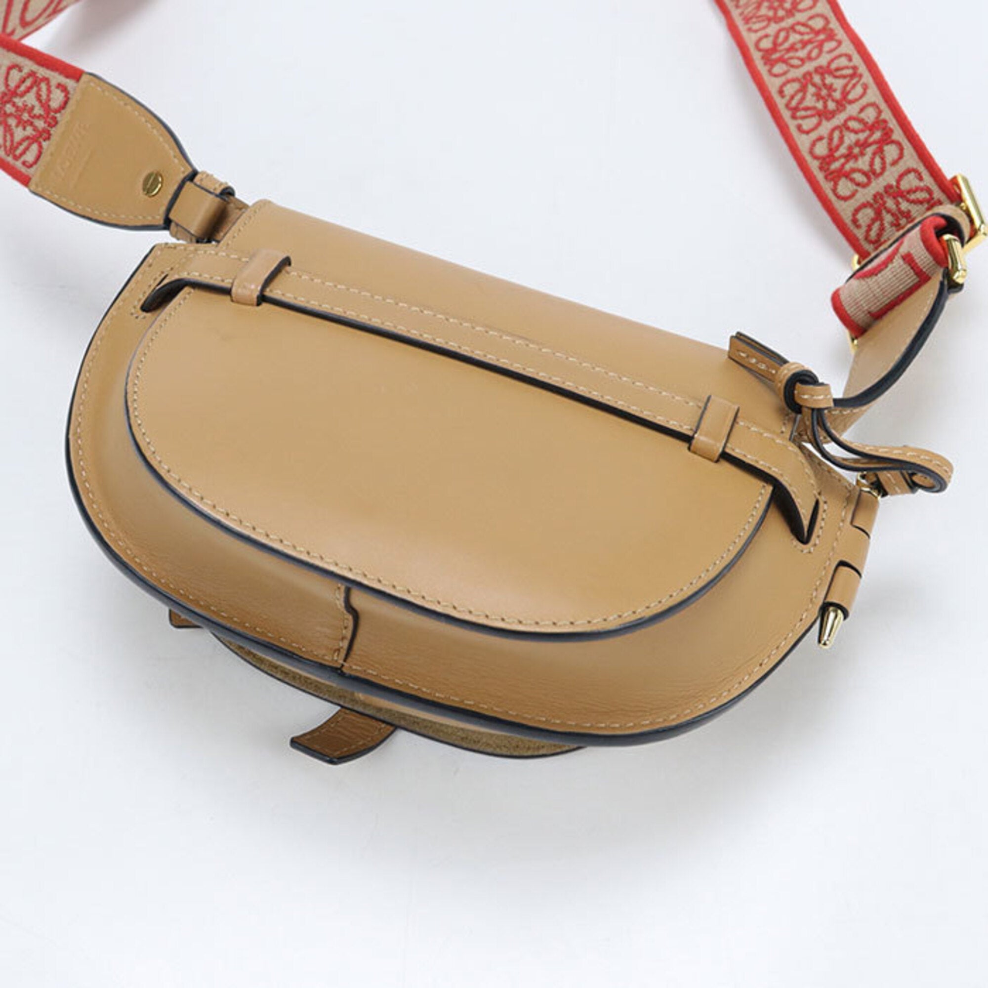 Loewe Brown Leather Shoulder Bag (Pre-Owned)