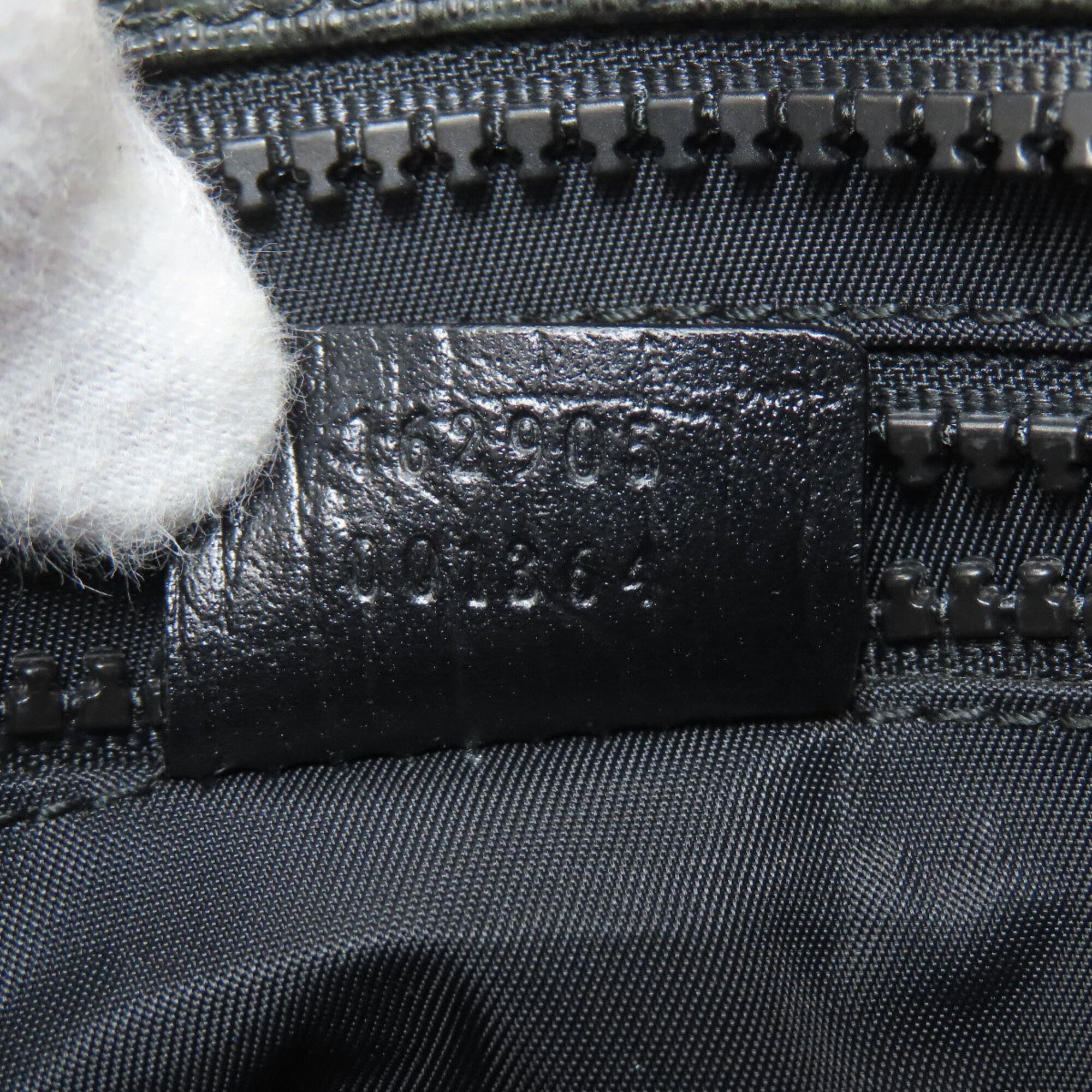 Gucci Black Gg Supreme Shoulder Bag (Pre-Owned)