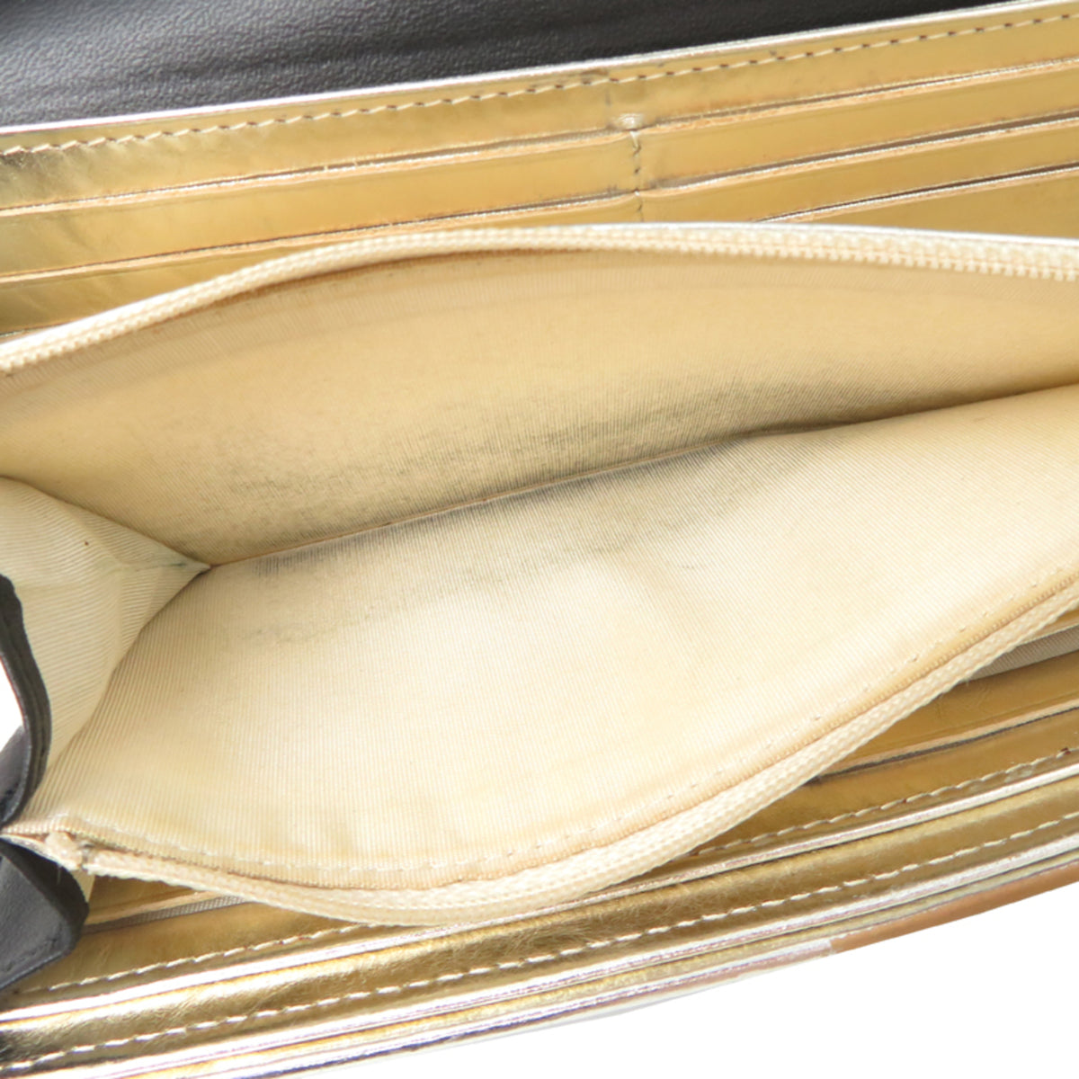 Chanel Black Leather Wallet (Bi-Fold) (Pre-Owned)