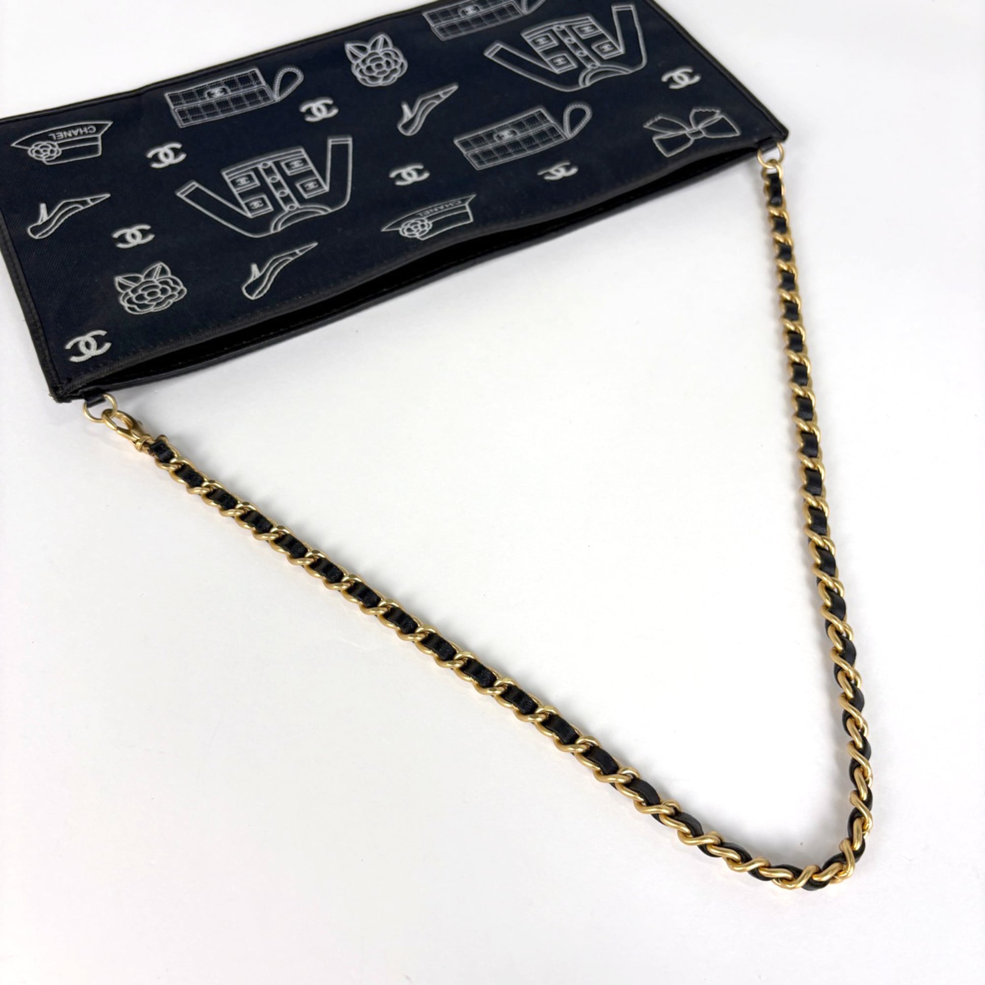 Chanel Black Canvas Leather Shoulder Bag (Pre-Owned)