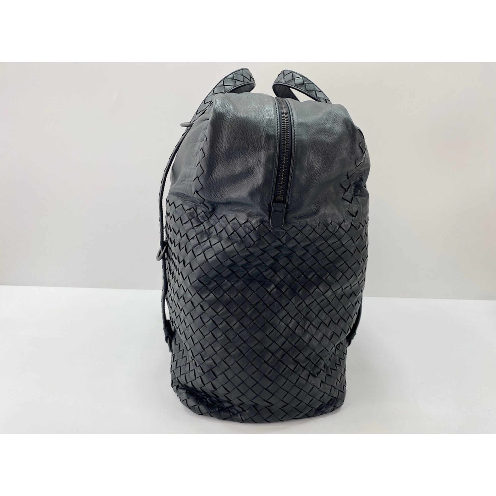 Bottega Veneta Black Leather Shoulder Bag (Pre-Owned)