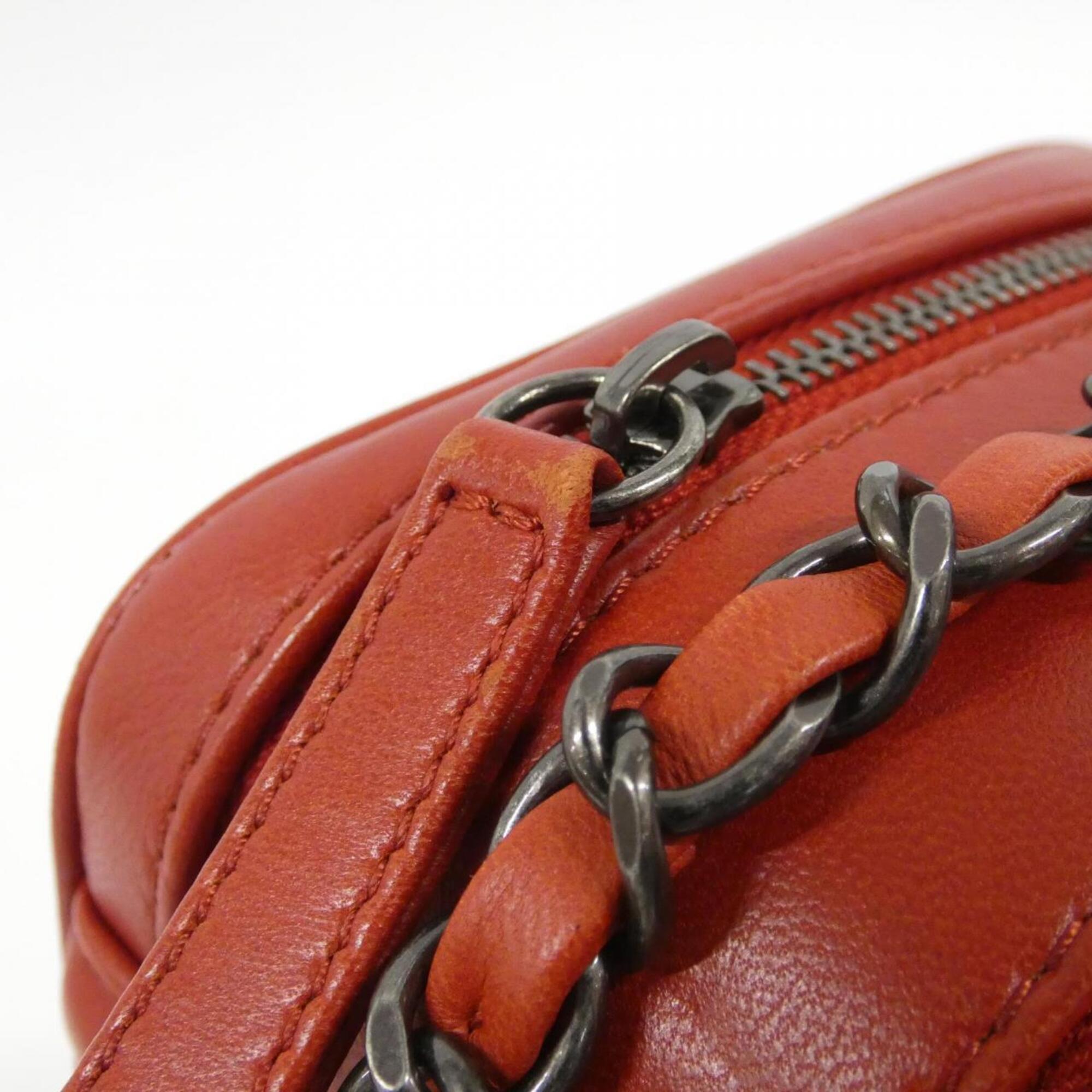 Chanel Red Color Leather Shoulder Bag (Pre-Owned)