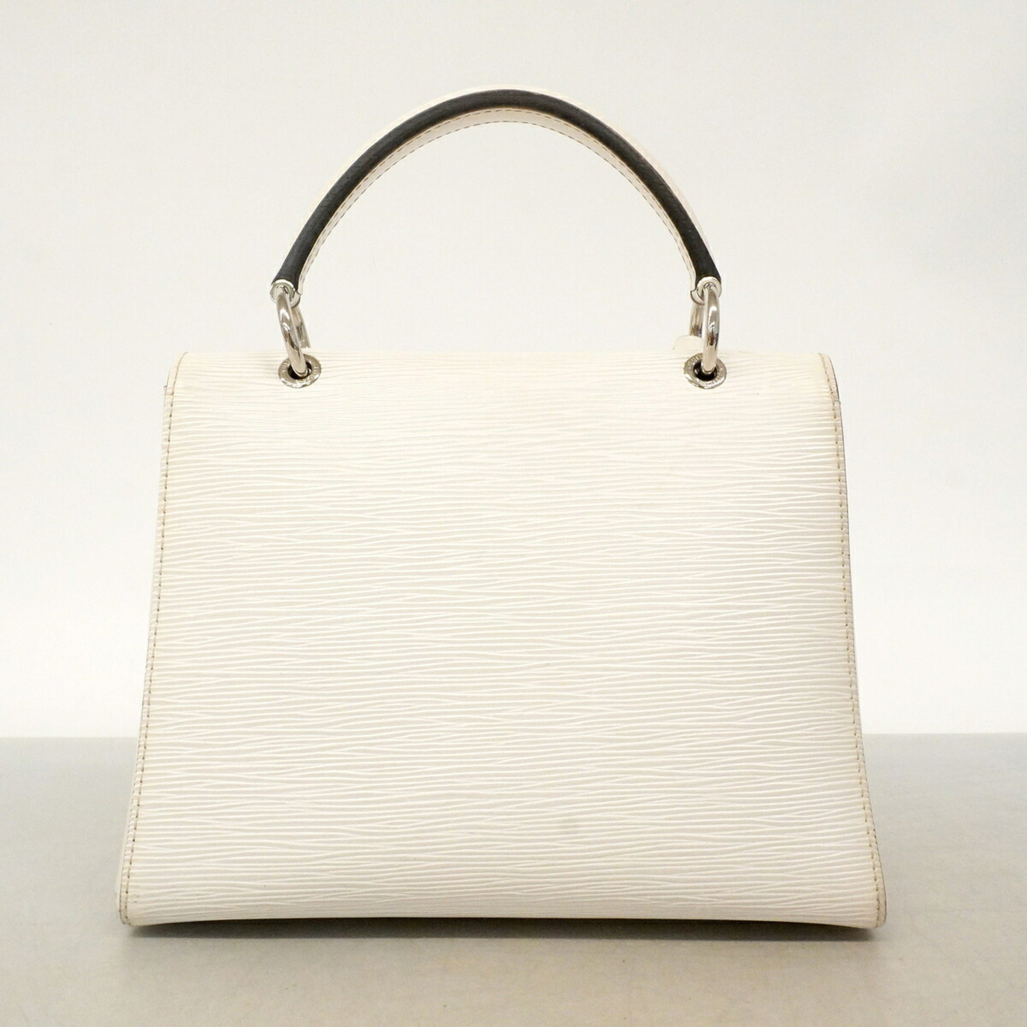 Louis Vuitton Blanc Handbag (Pre-Owned)