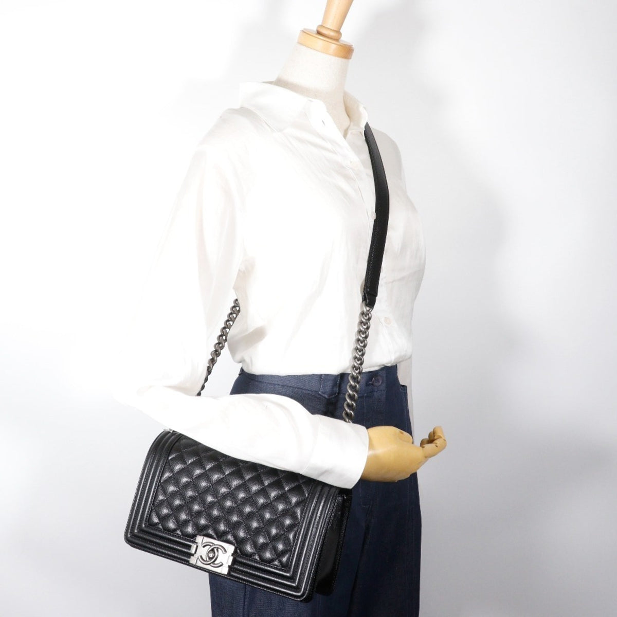 Chanel Boy Chanel Black Grained Calfskin Shoulder Bag (Pre-Owned)