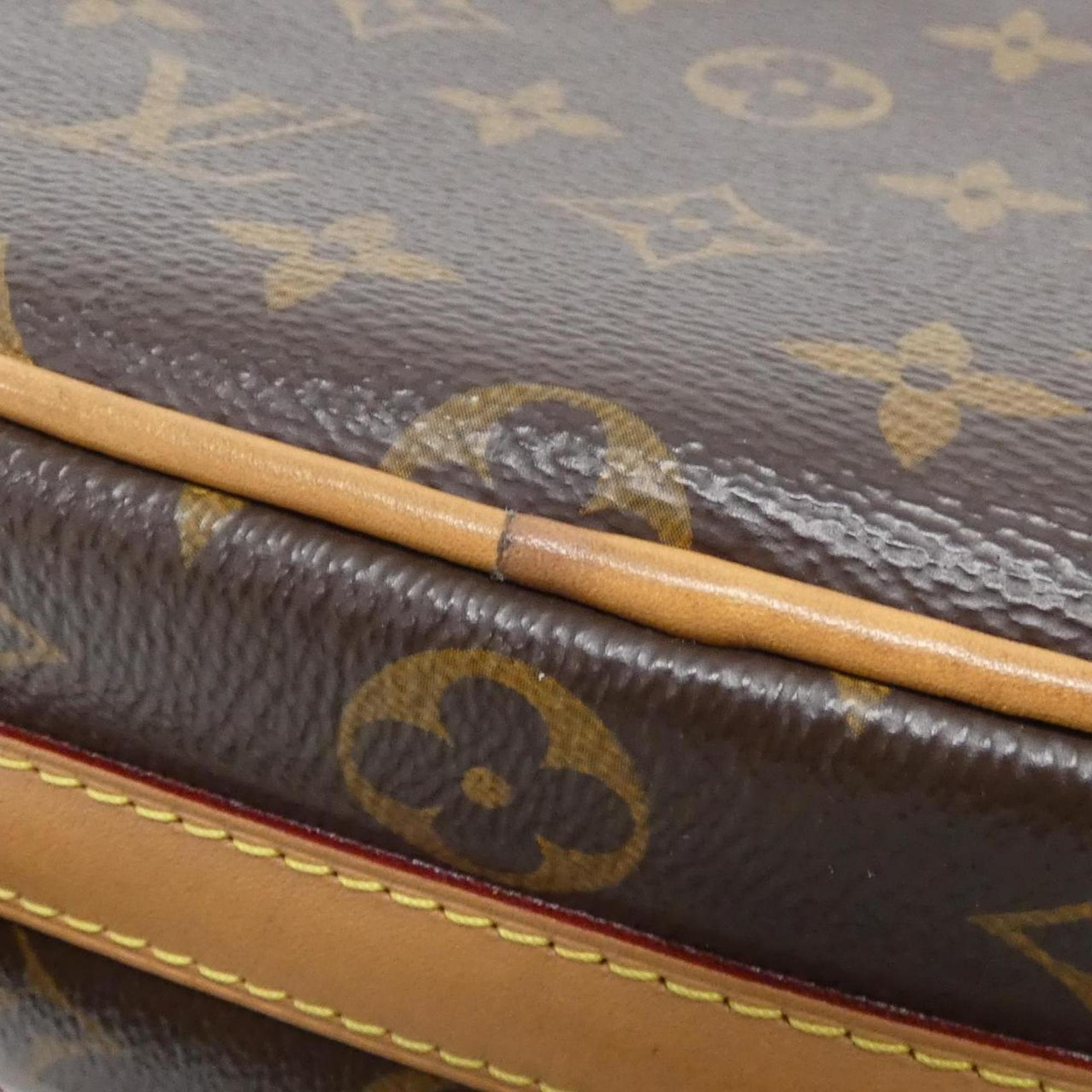 Louis Vuitton Marron Coated Canvas Shoulder Bag (Pre-Owned)