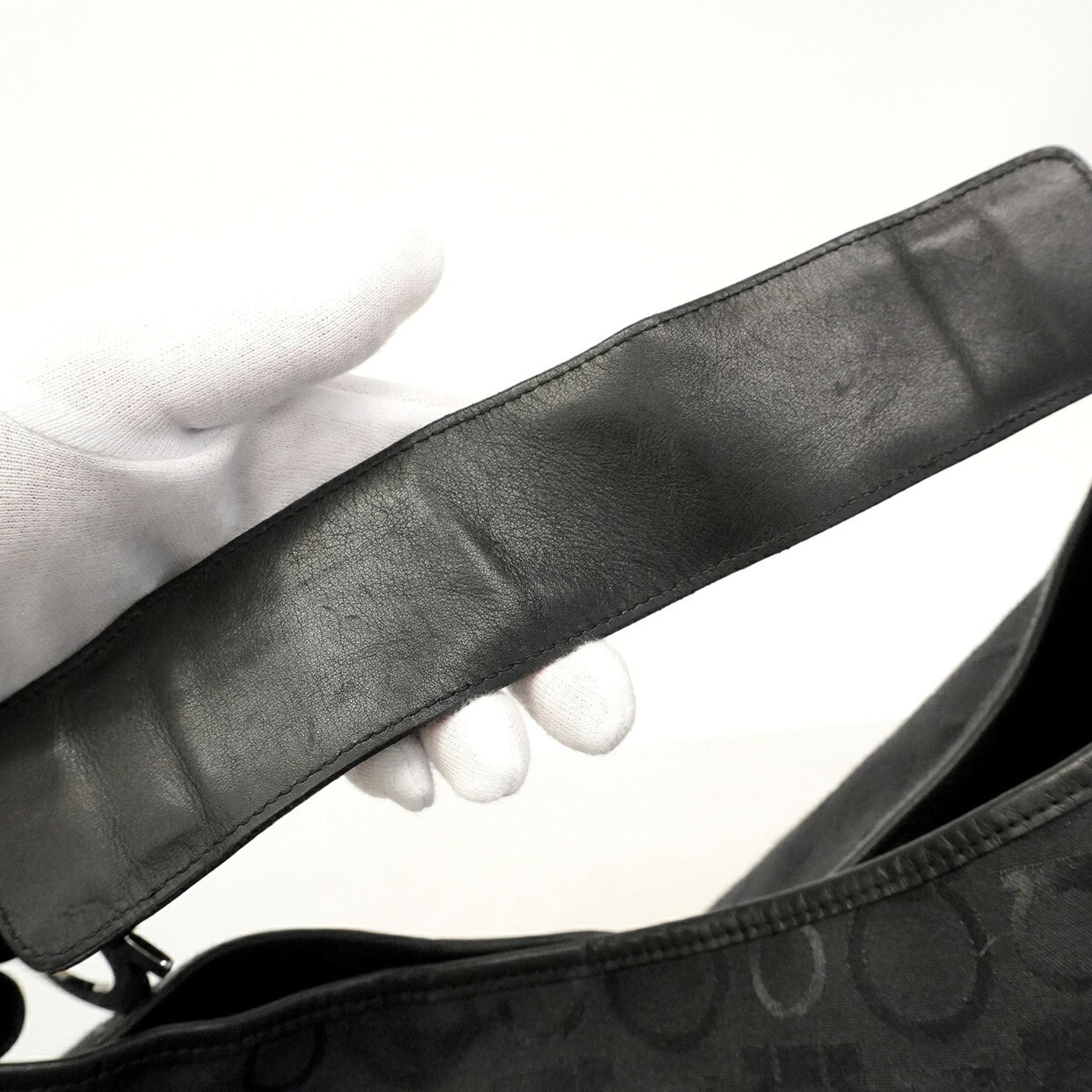 Salvatore Ferragamo Black Canvas Shoulder Bag (Pre-Owned)