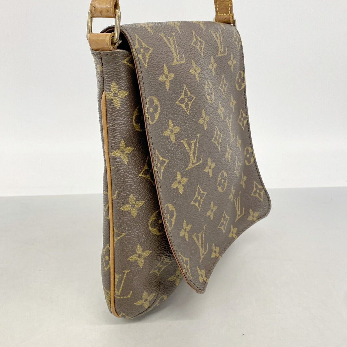Louis Vuitton Brown Shoulder Bag (Pre-Owned)