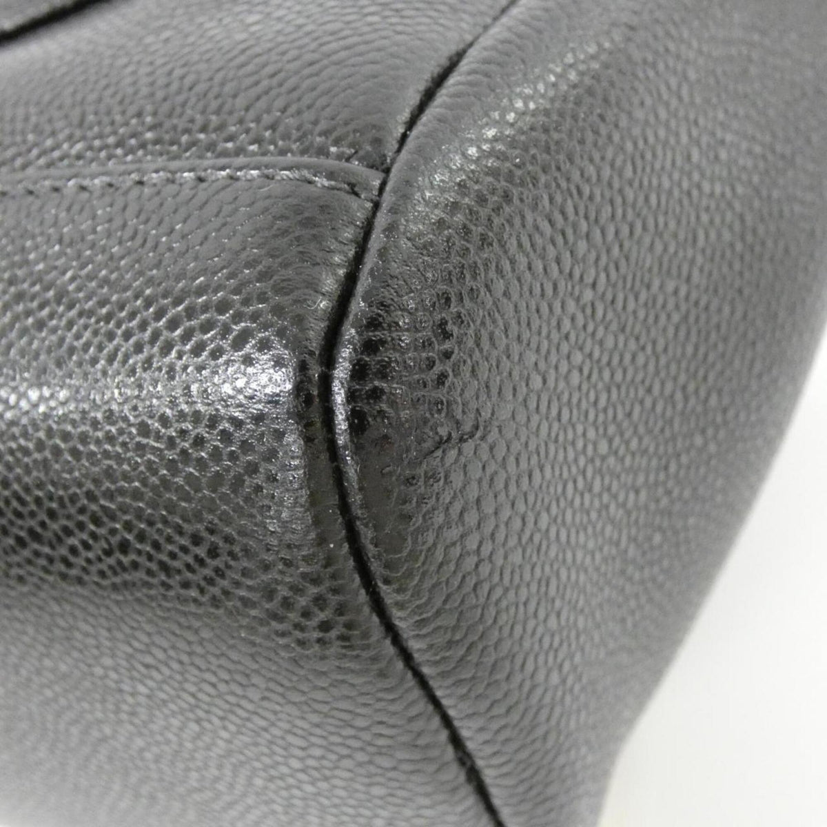 Chanel Black Grained Calfskin Shoulder Bag (Pre-Owned)