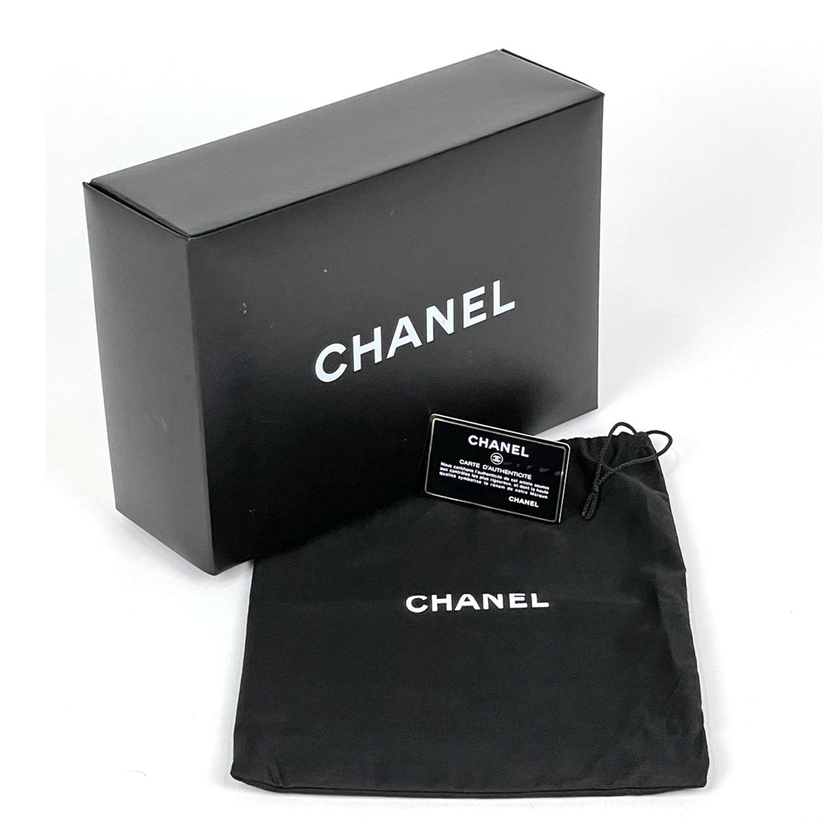 Chanel Black Leather Shoulder Bag (Pre-Owned)
