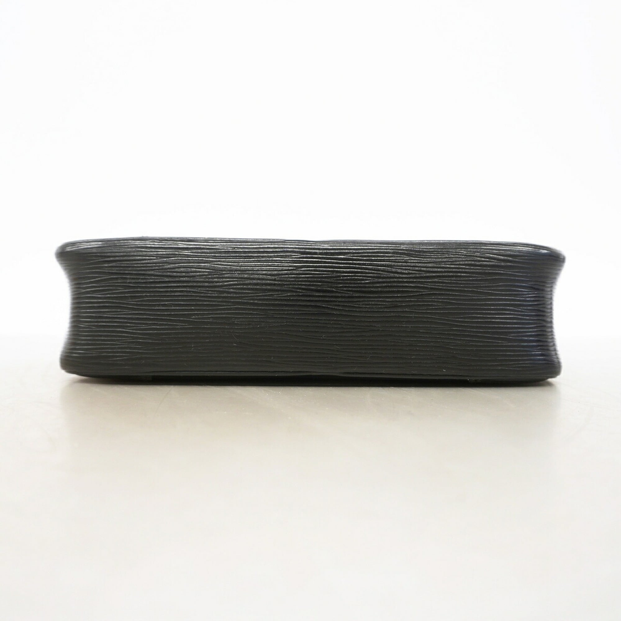 Louis Vuitton Noir Shoulder Bag (Pre-Owned)