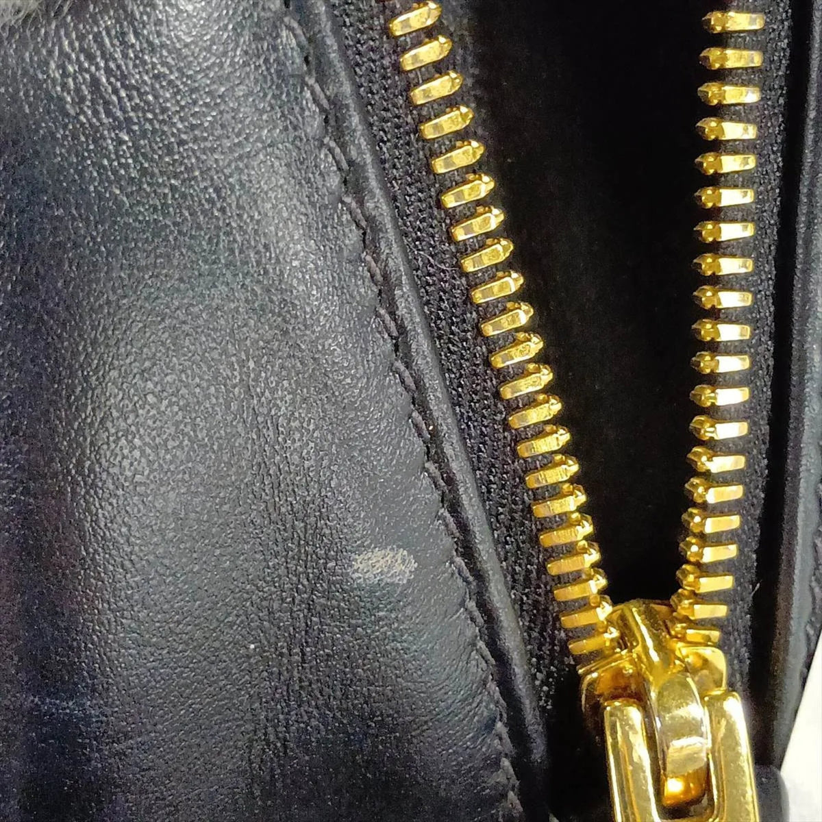 Miu Miu Black Leather Handbag Tote Bag (Pre-Owned)