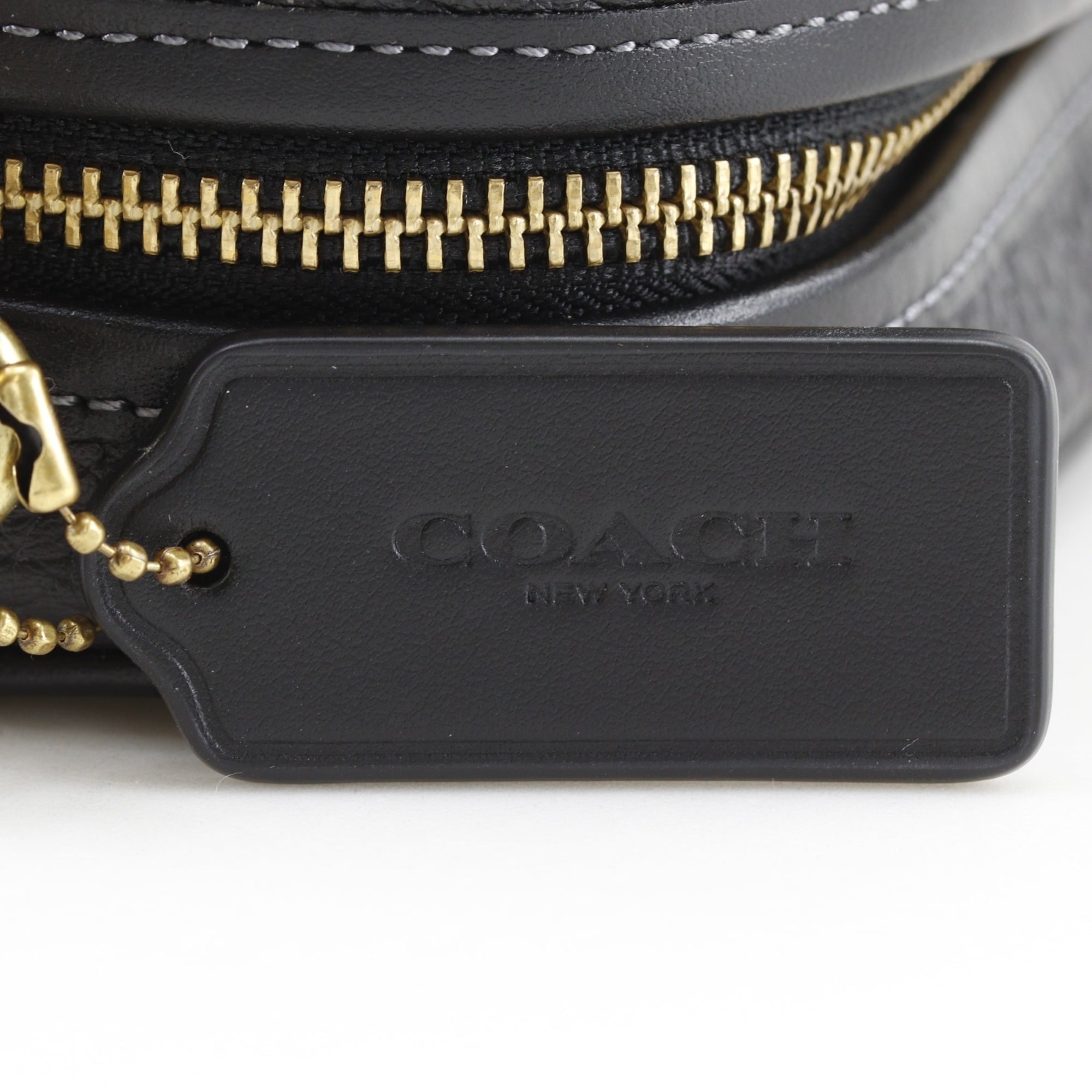 Coach Black Leather Shoulder Bag (Pre-Owned)