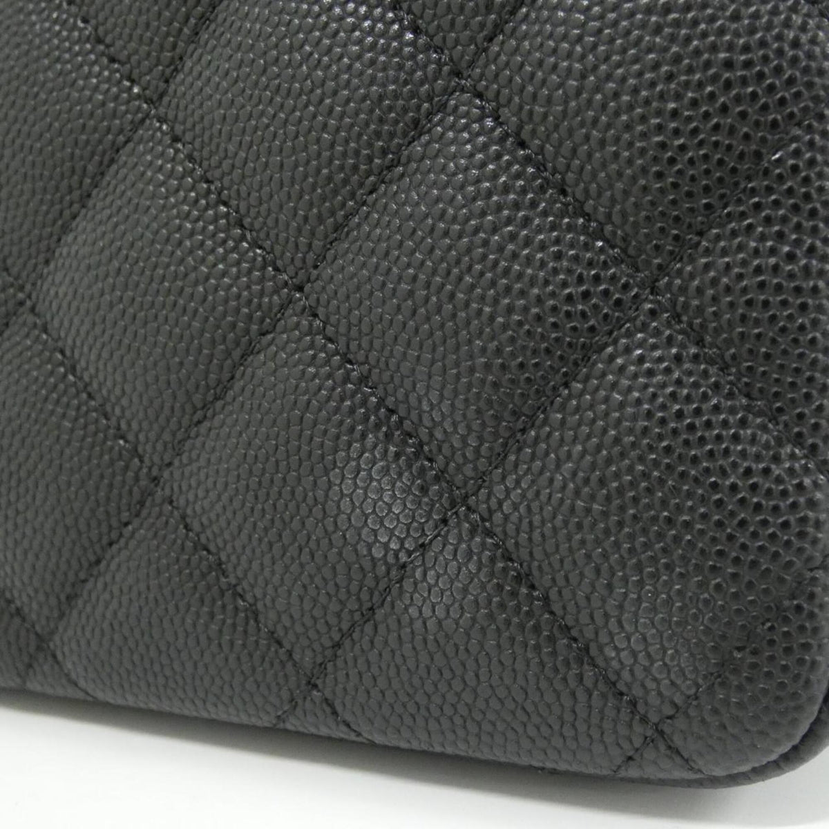 Chanel Black Grained Calfskin Shoulder Bag (Pre-Owned)