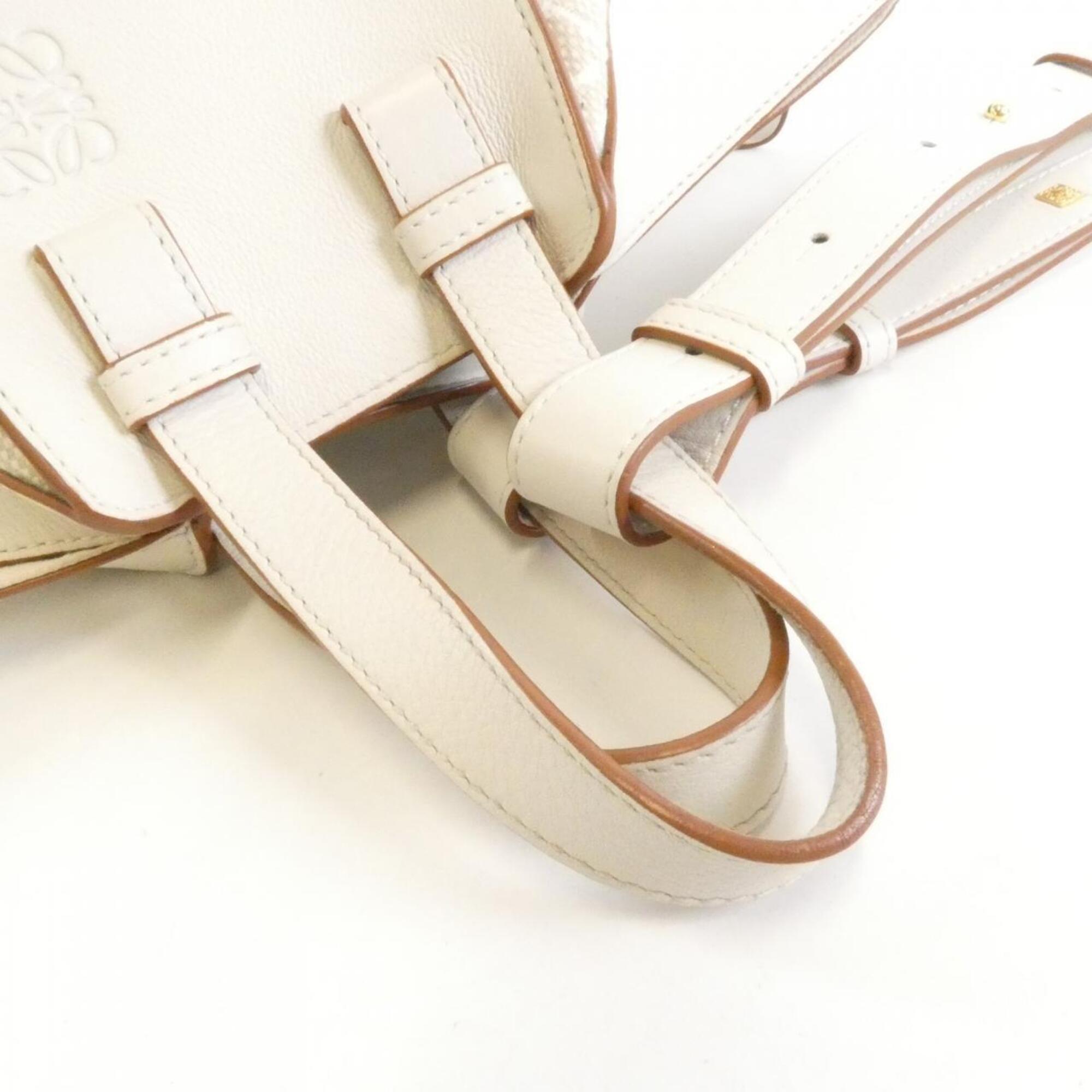 Loewe White Canvas Shoulder Bag (Pre-Owned)