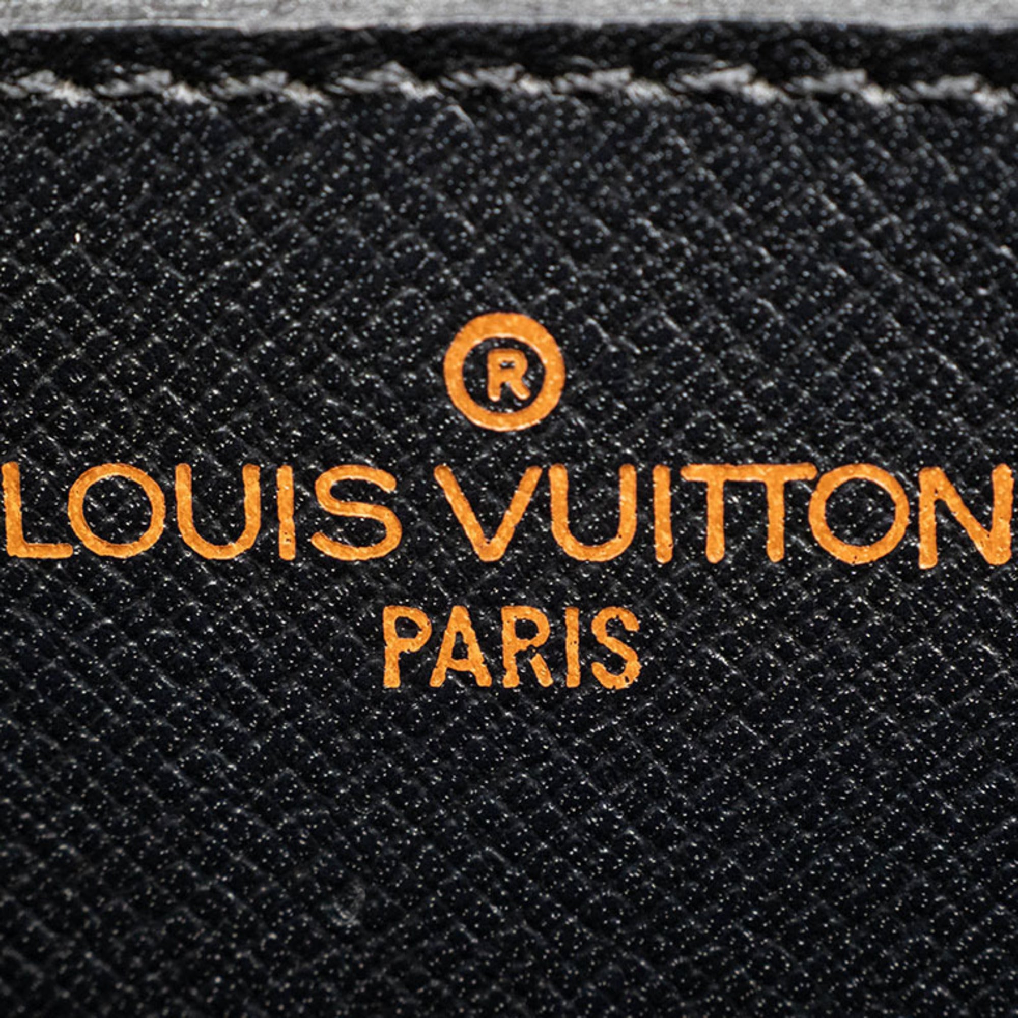 Louis Vuitton Black Epi Leather Shoulder Bag (Pre-Owned)