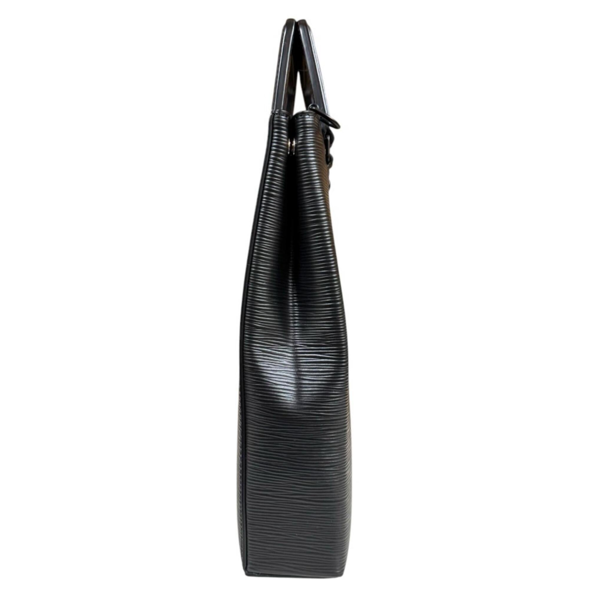 Louis Vuitton Black Epi Leather Shoulder Bag (Pre-Owned)