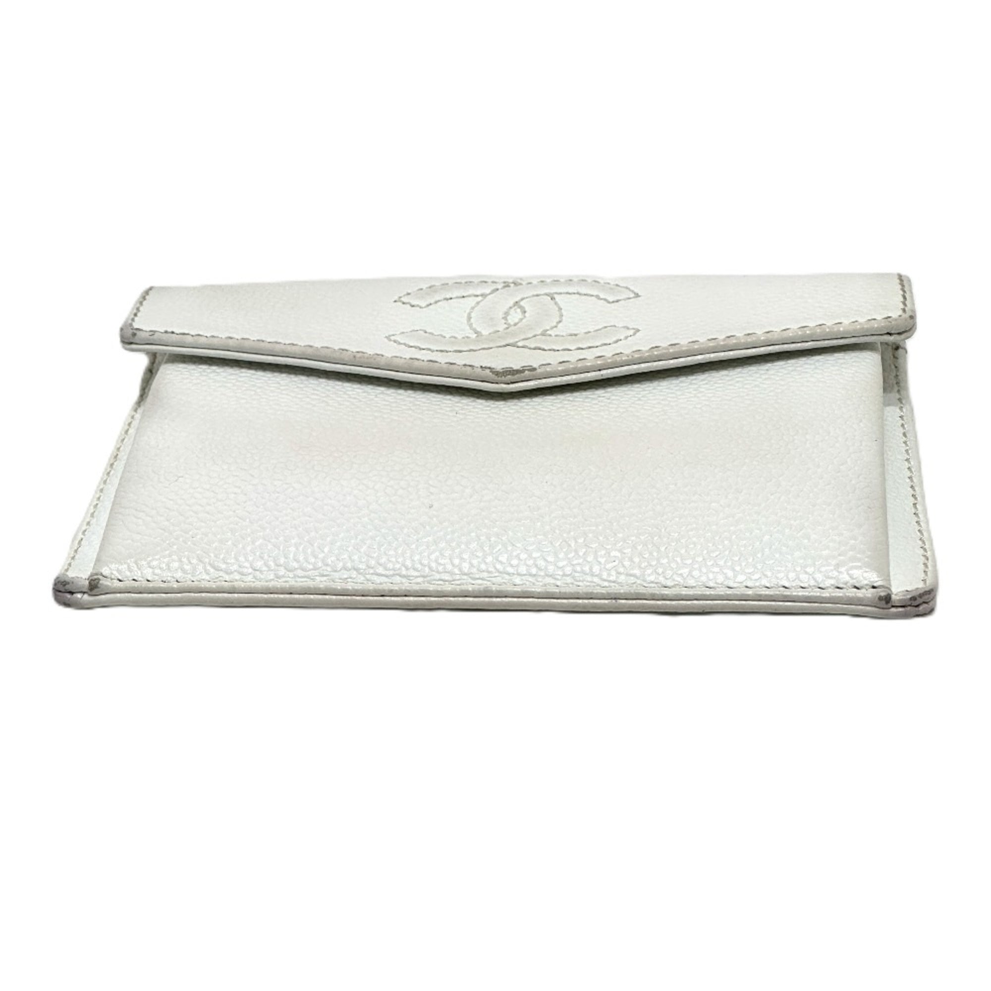 Chanel White Grained Calfskin Wallet (Bi-Fold) (Pre-Owned)