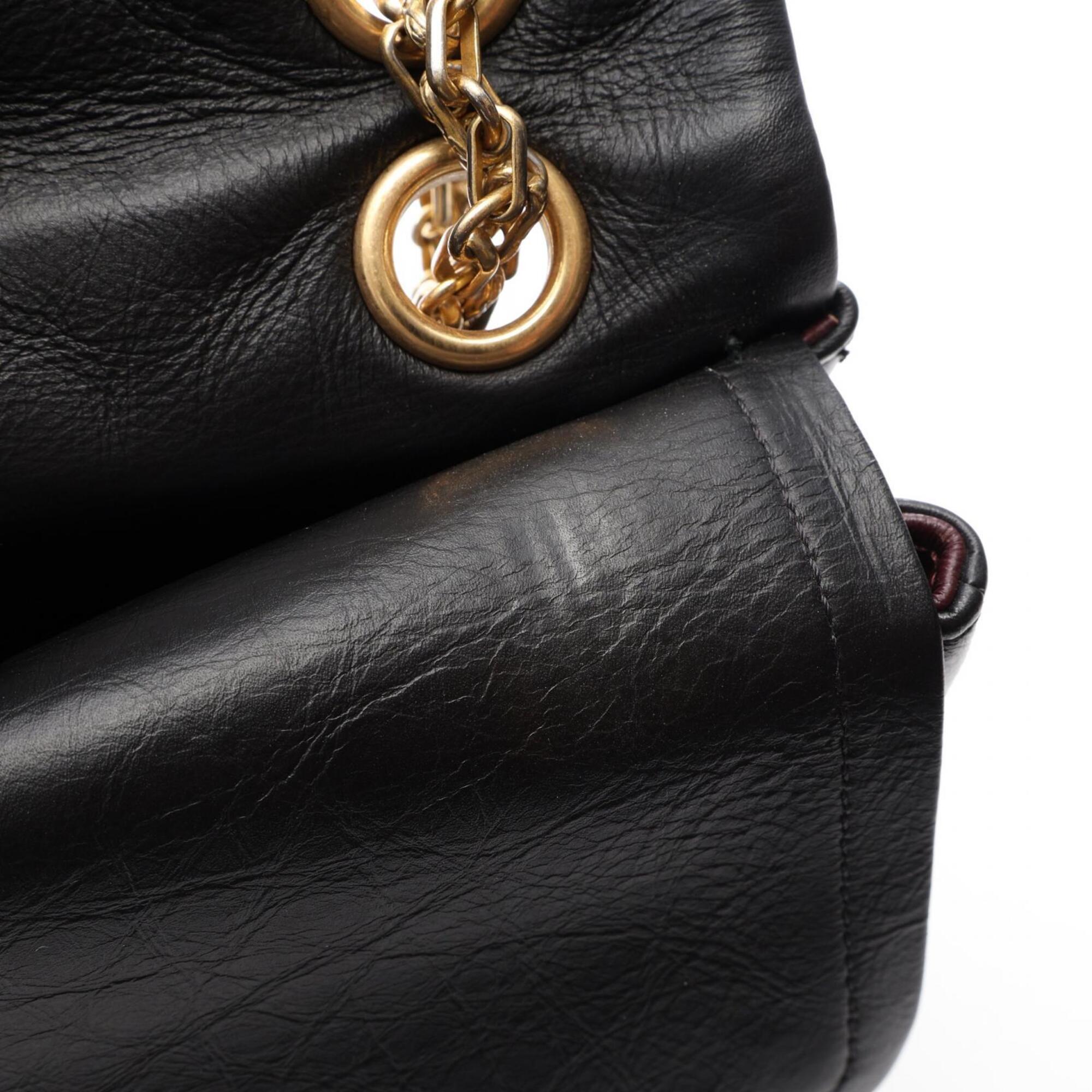 Chanel Black Leather Handbag Shoulder Bag (Pre-Owned)