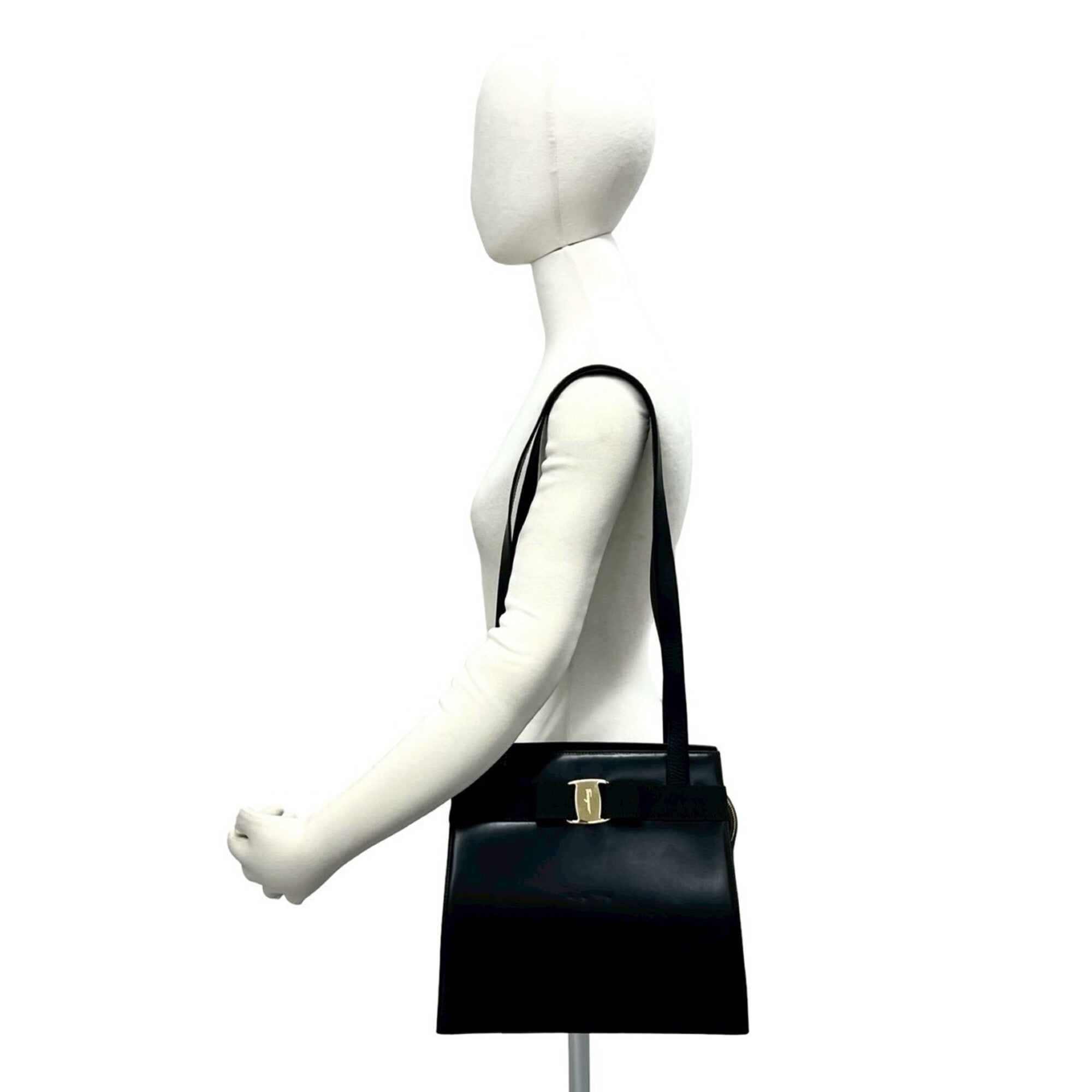 Salvatore Ferragamo Black Leather Shoulder Bag Tote Bag (Pre-Owned)