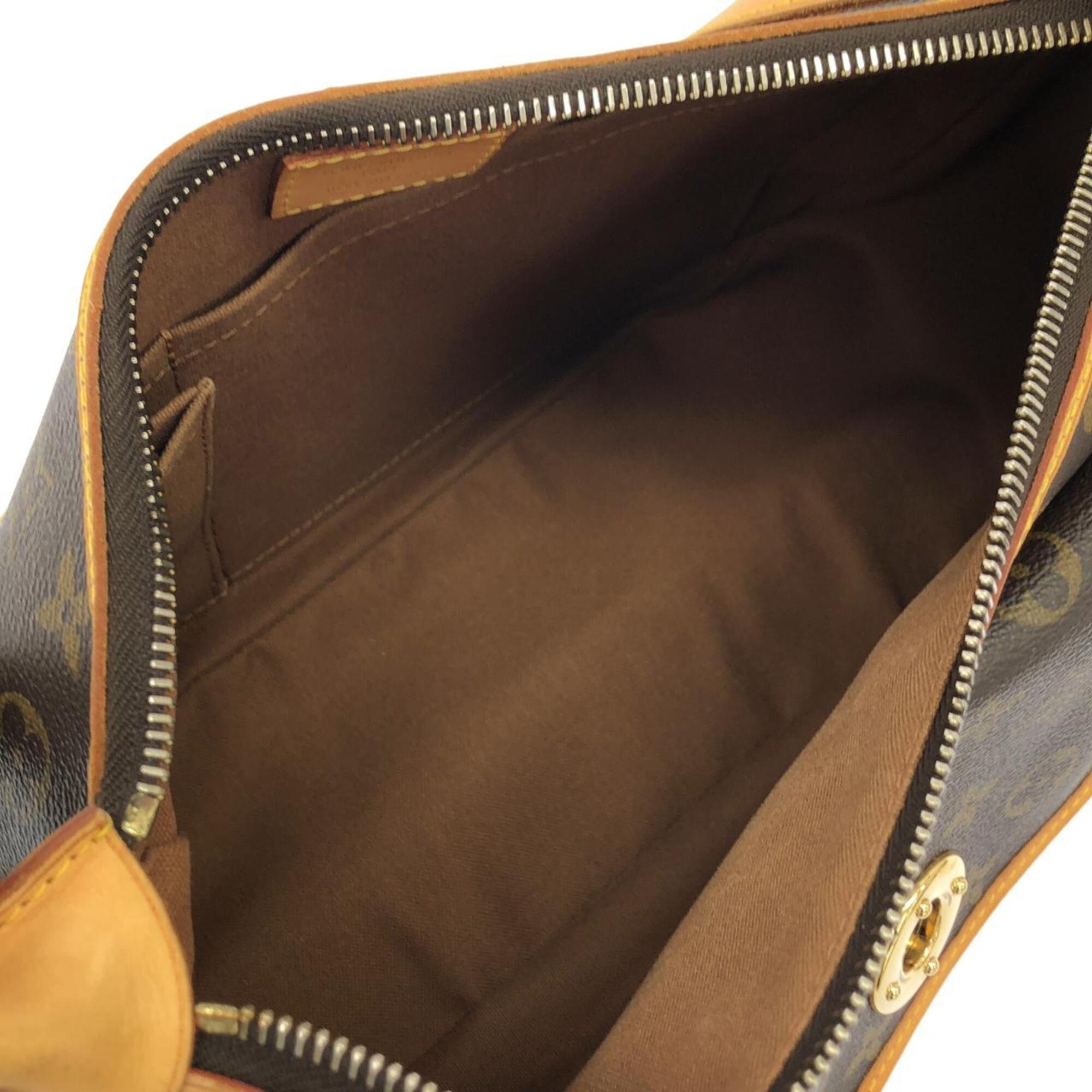 Louis Vuitton Marron Coated Canvas Shoulder Bag (Pre-Owned)