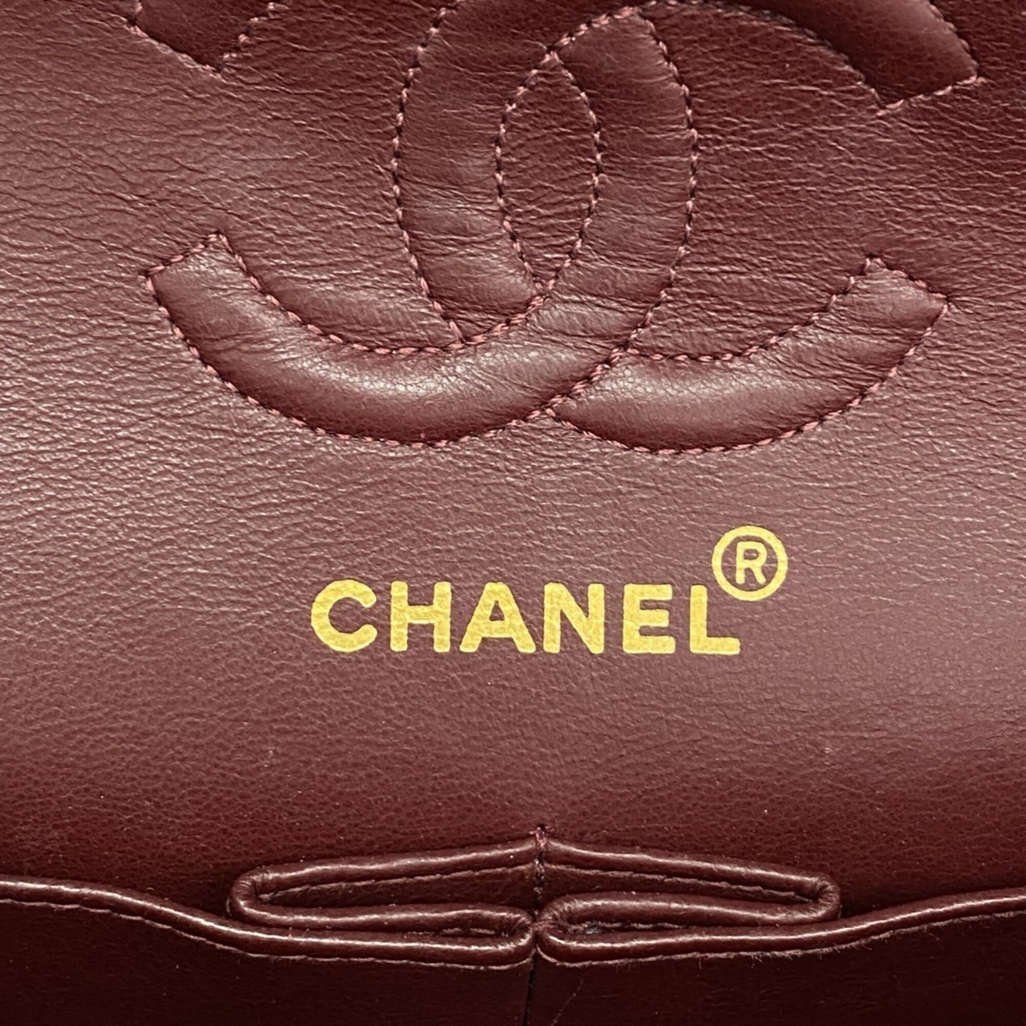 Chanel Black Leather Shoulder Bag (Pre-Owned)