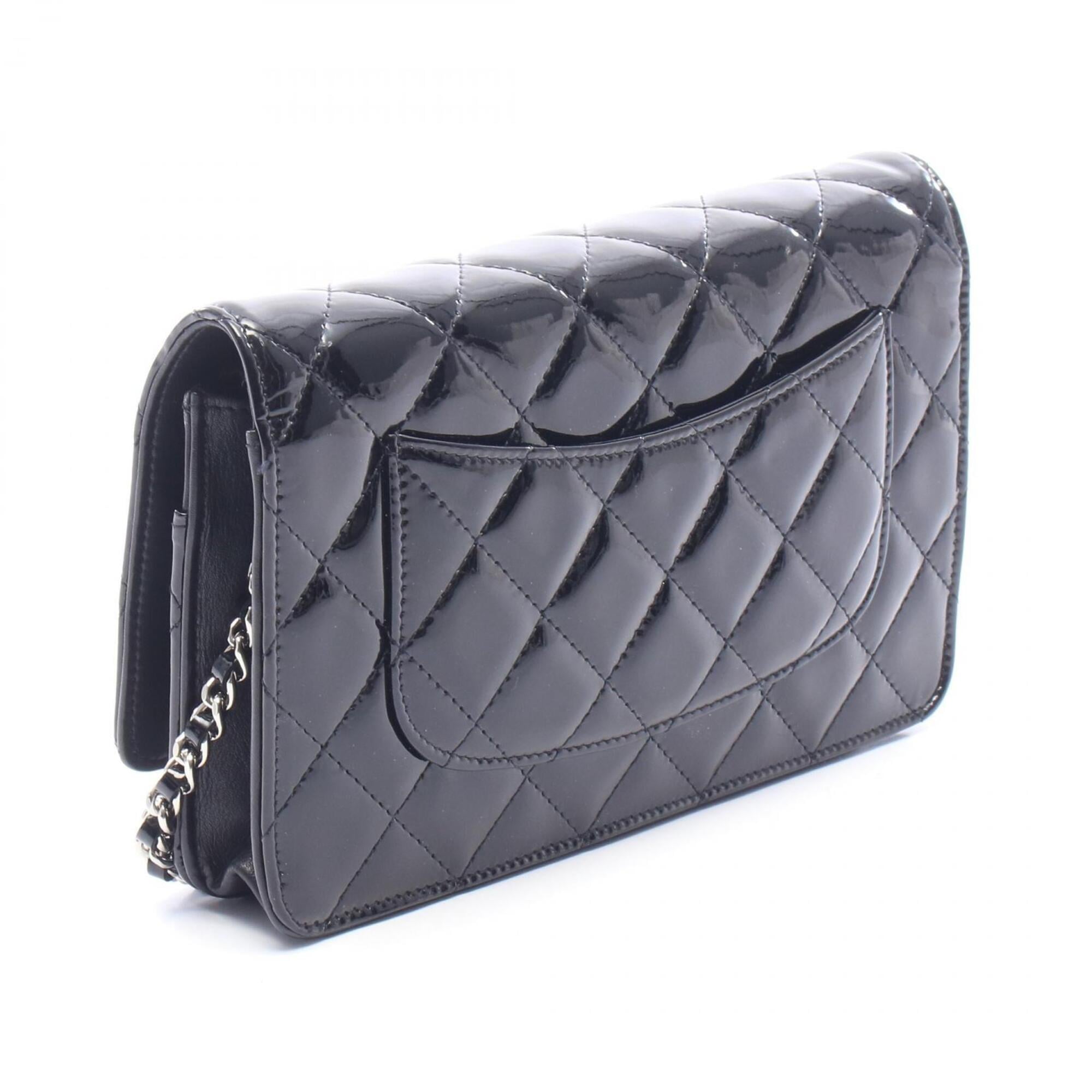 Chanel Black Patent Leather Handbag Shoulder Bag (Pre-Owned)