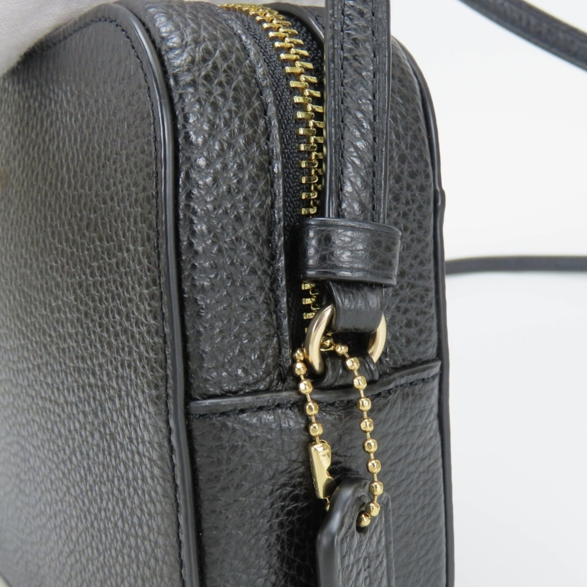 Coach Black Leather Pochette Shoulder Bag (Pre-Owned)