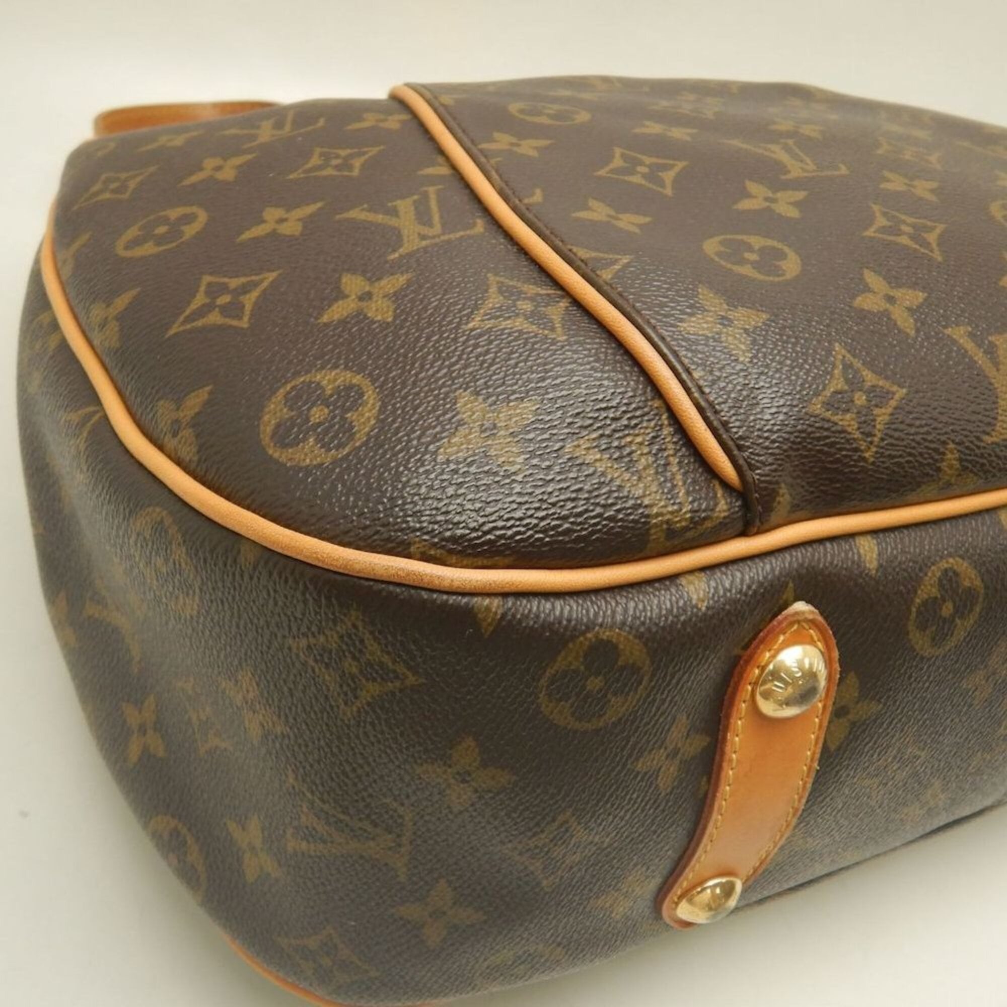 Louis Vuitton Brown Monogram Shoulder Bag (Pre-Owned)